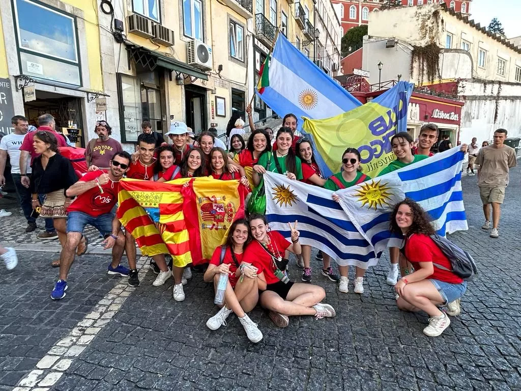 Miembros del Centro Juvenil salesiano de Huesca en la Jornada Mundial de la Juventud en Portugal