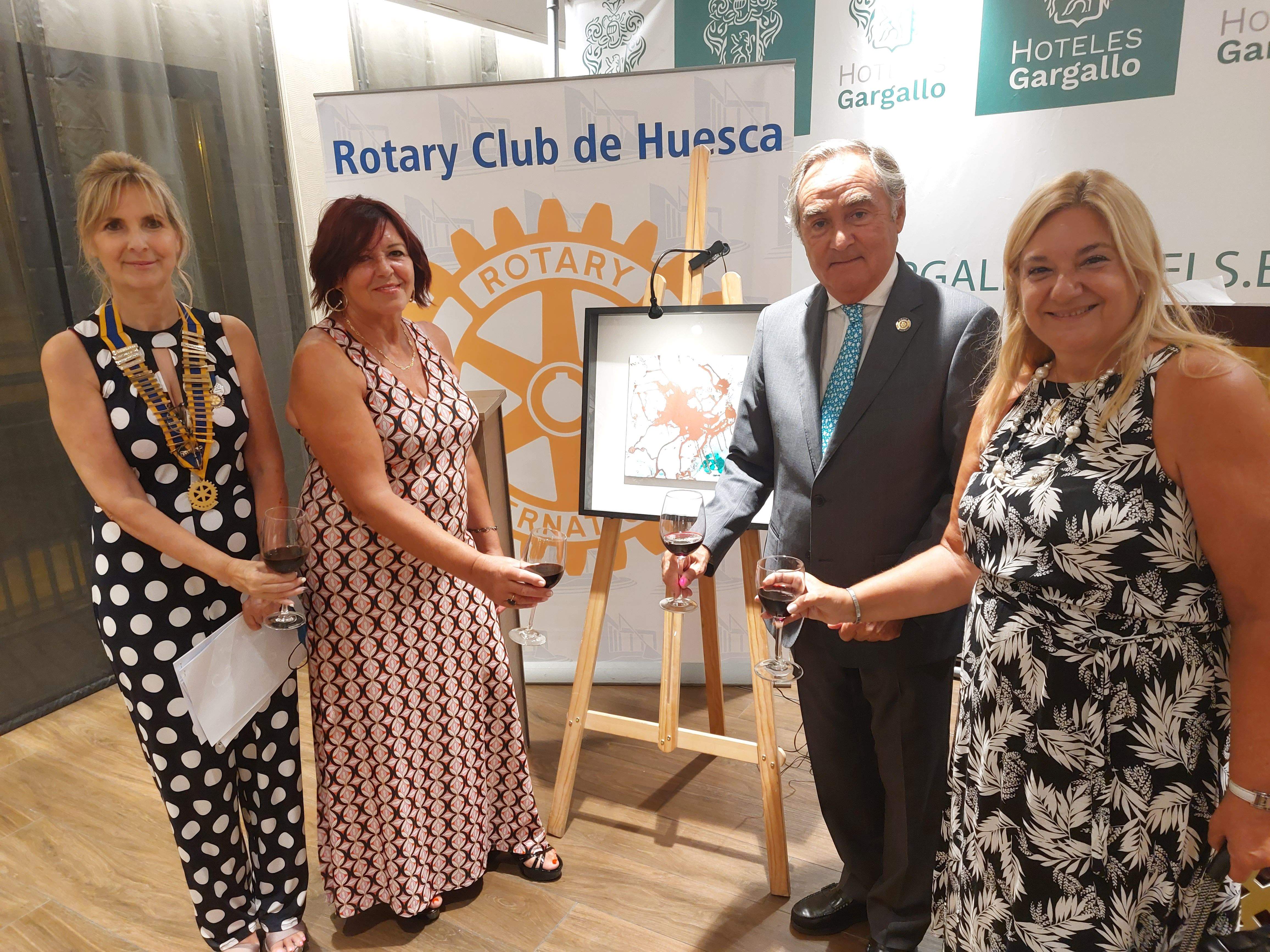 Presentación del Vino Solidario del Club Rotario en el Hotel Pedro I de Aragón en Huesca