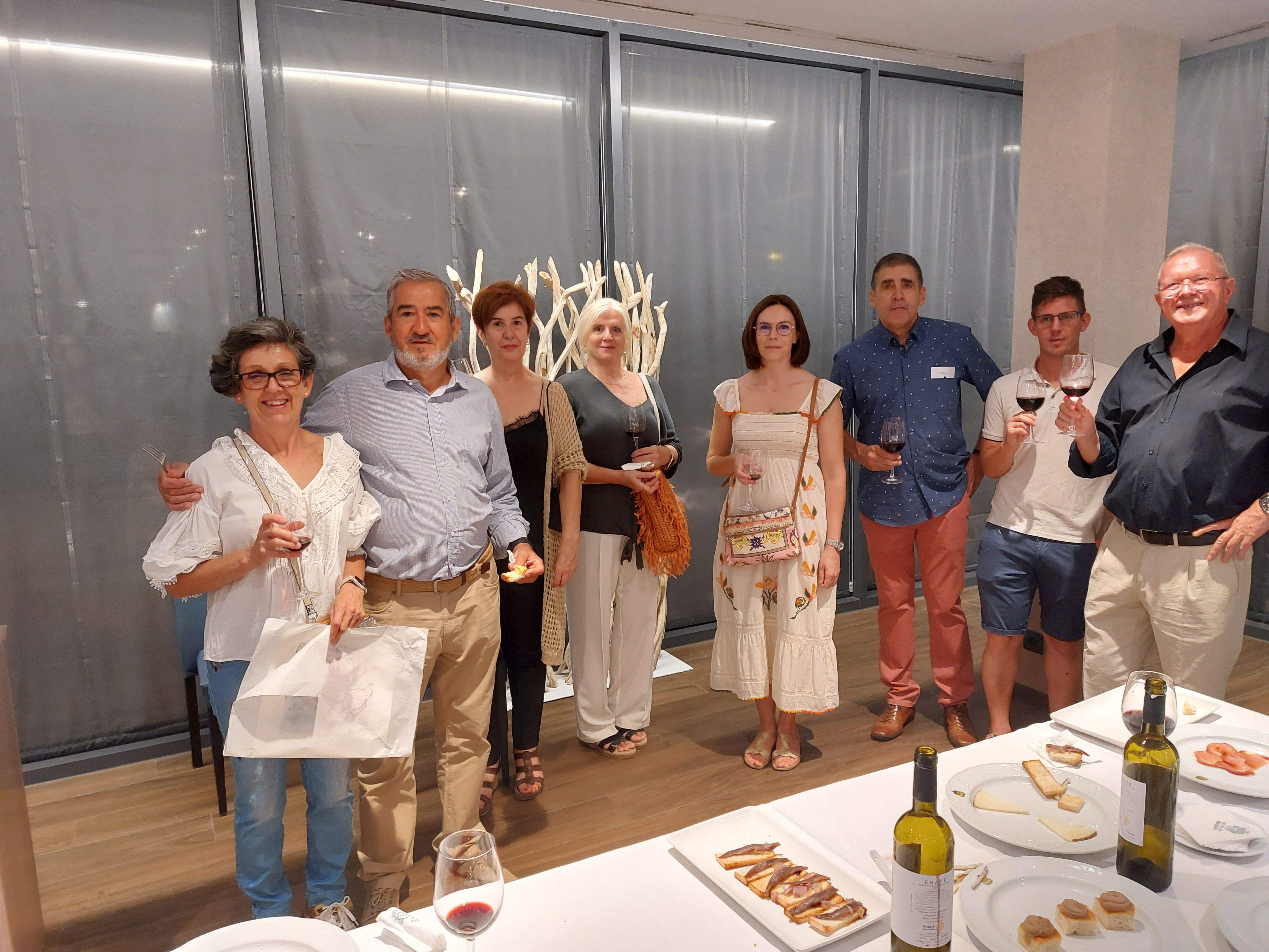 Presentación del Vino Solidario del Club Rotario en el Hotel Pedro I de Aragón en Huesca