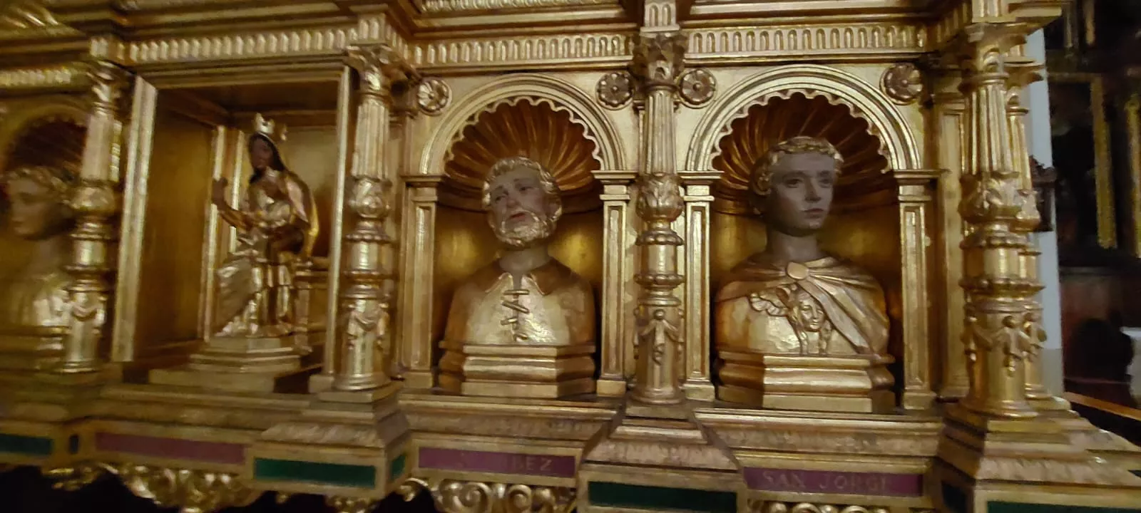 Peana de San Lorenzo con las nuevas faldas.