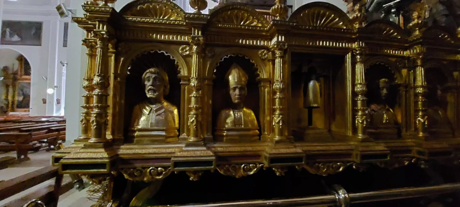 Peana de San Lorenzo con las nuevas faldas.