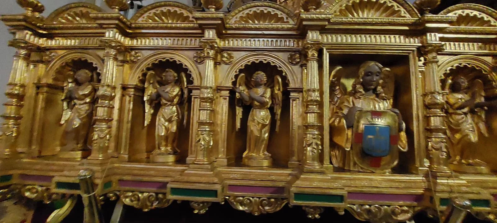 Peana de San Lorenzo con las nuevas faldas.