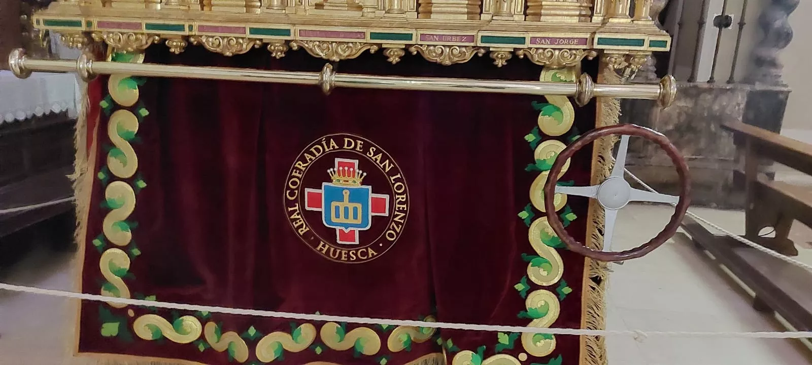 Peana de San Lorenzo con las nuevas faldas.