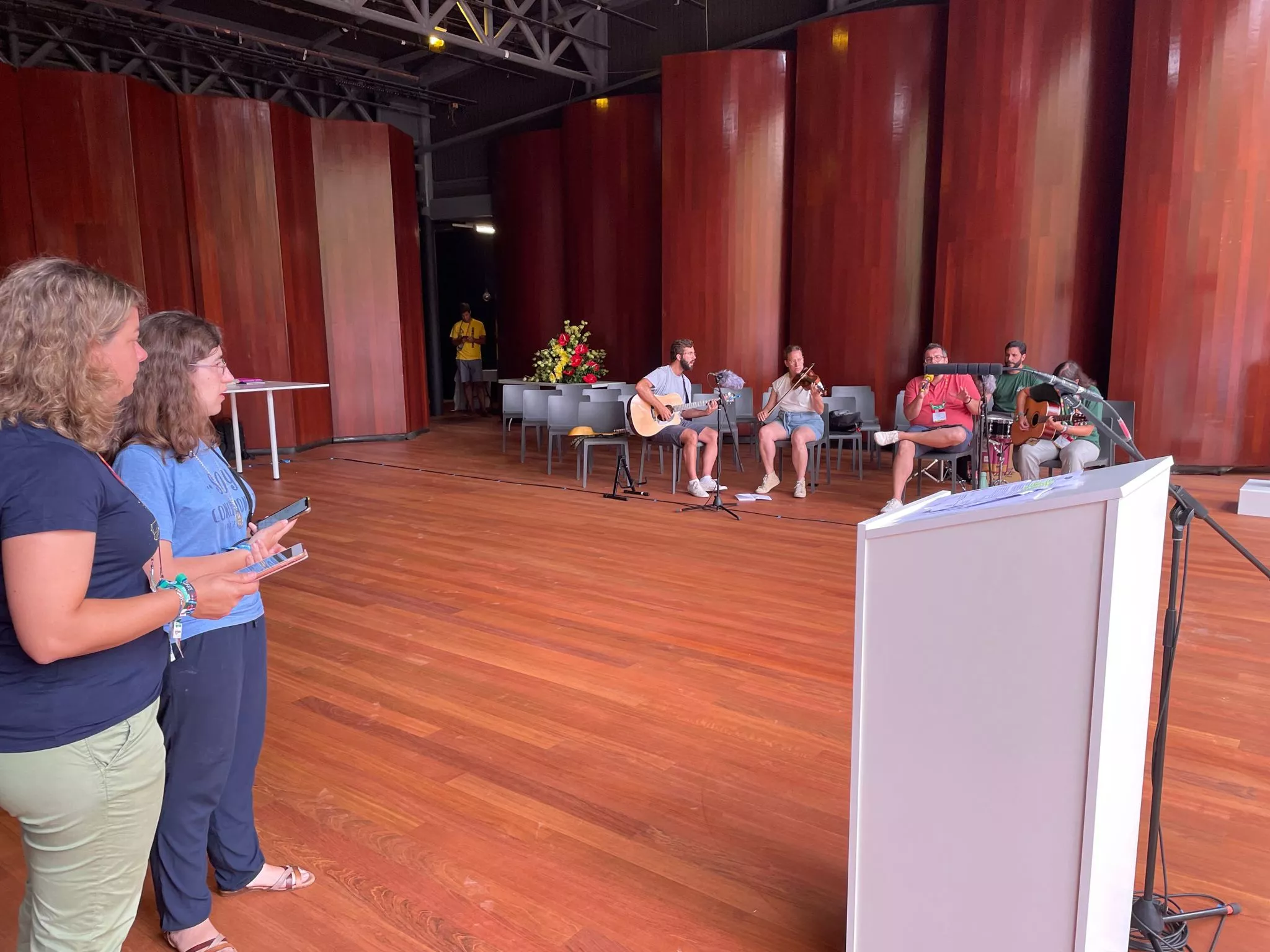 Imágenes de la catequesis de Ángel Pérez en Cascais