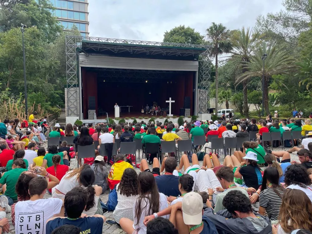 Imágenes de la catequesis de Ángel Pérez en Cascais