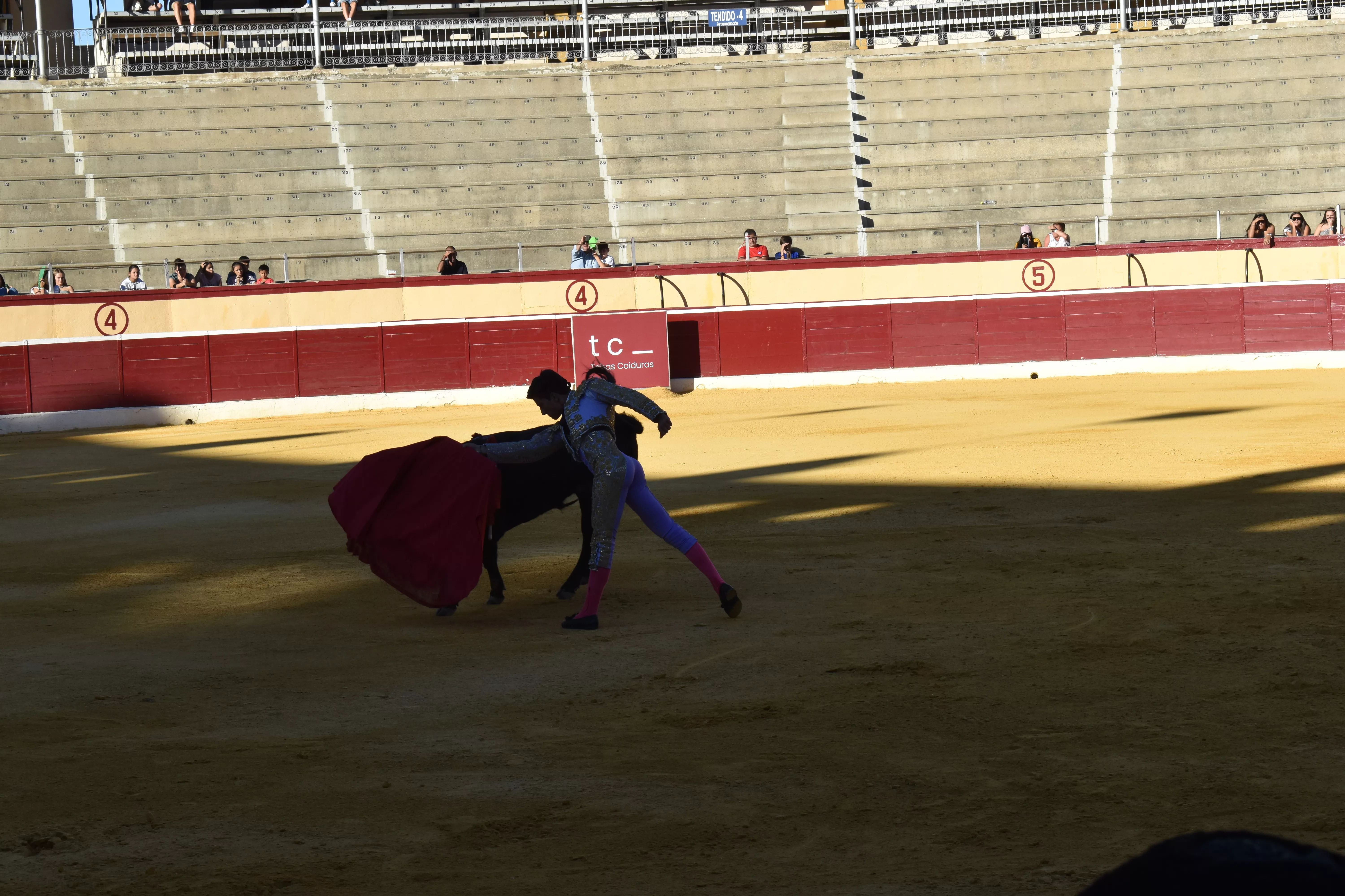 Novillada en Huesca. Foto Carlos Jalle