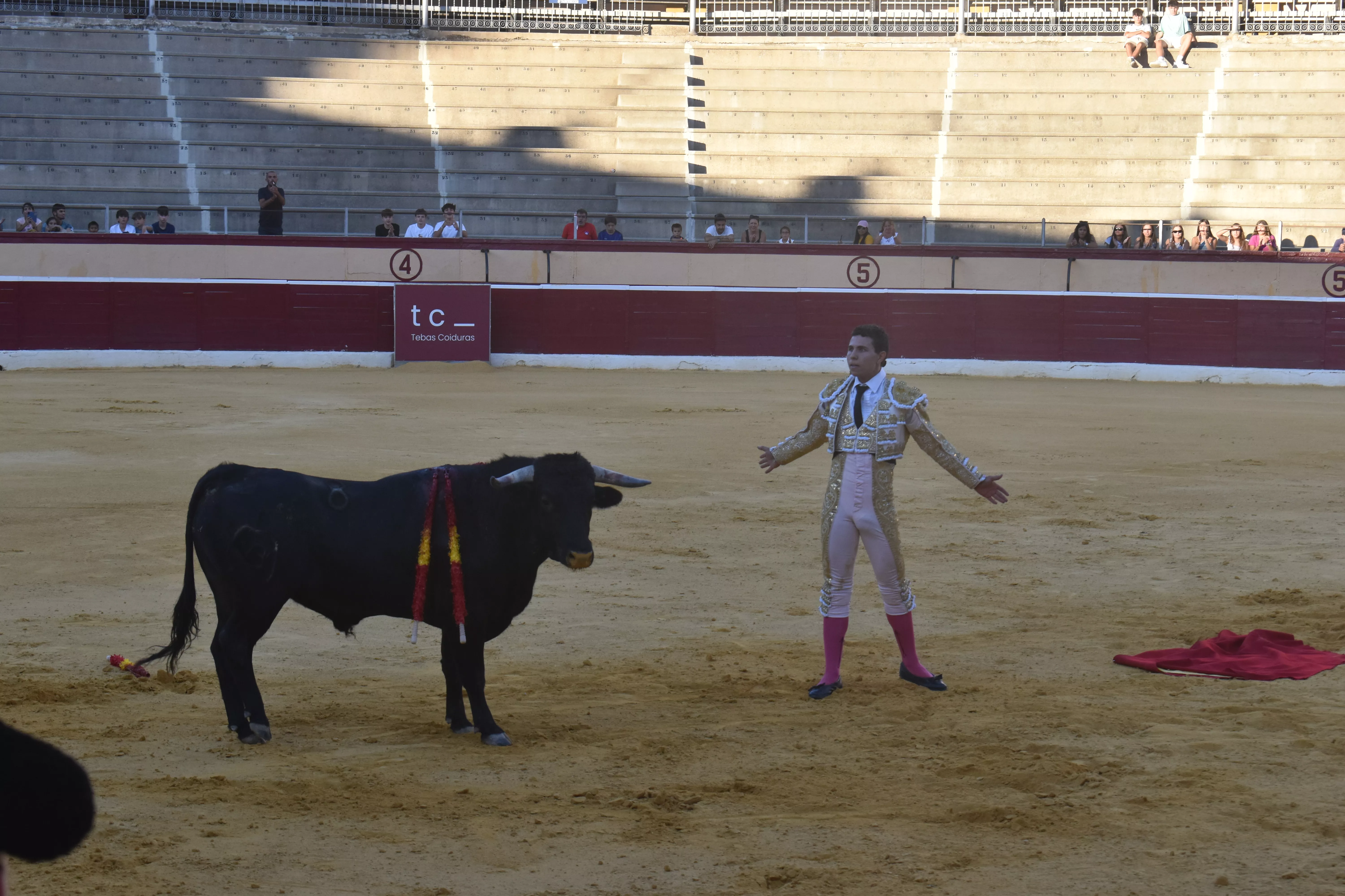 Novillada en Huesca. Foto Carlos Jalle