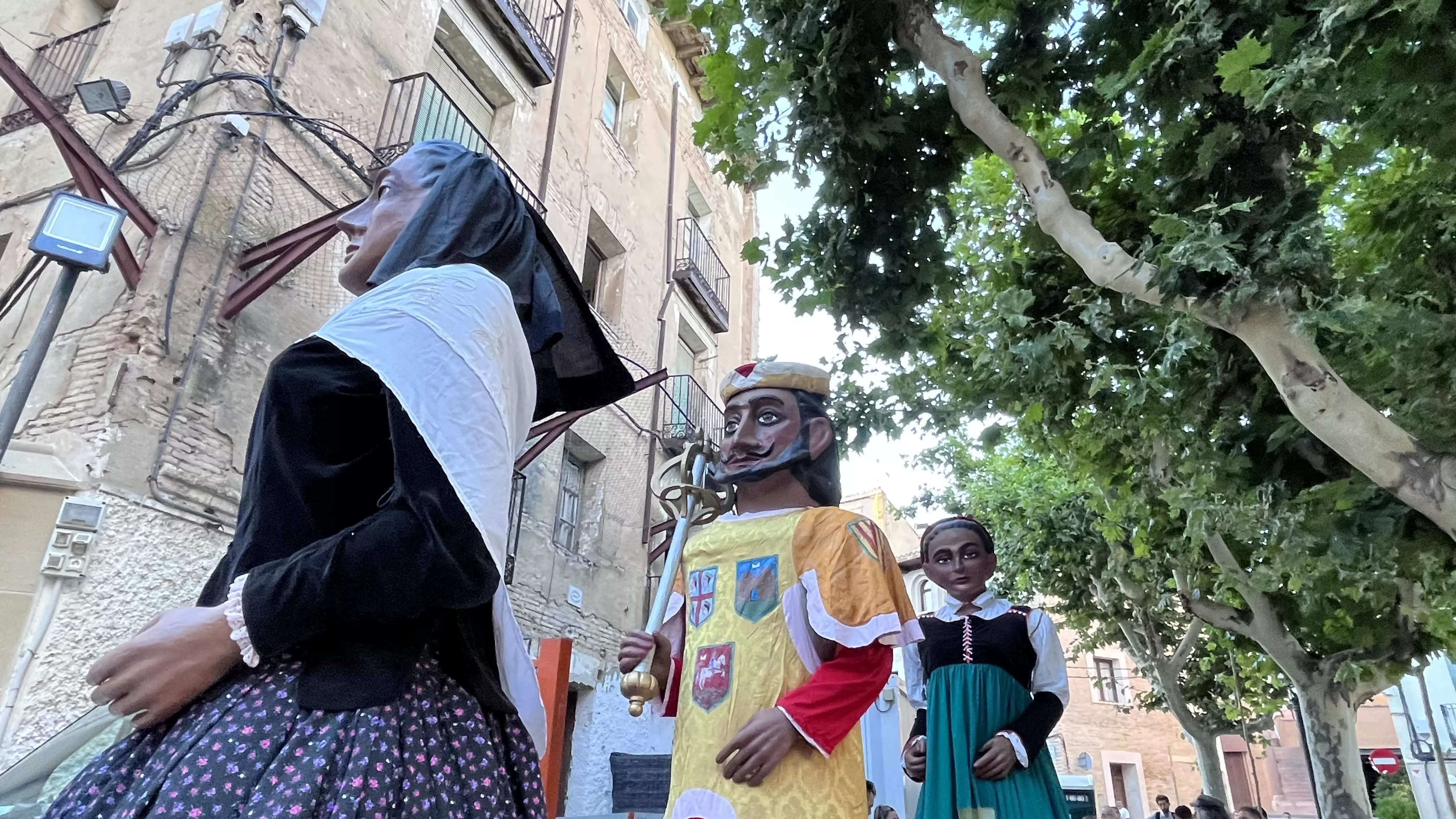 Ensayo general de la Comparsa de Gigantes, Cabezudos y Caballicos de Huesca. Foto: Mercedes Manterola