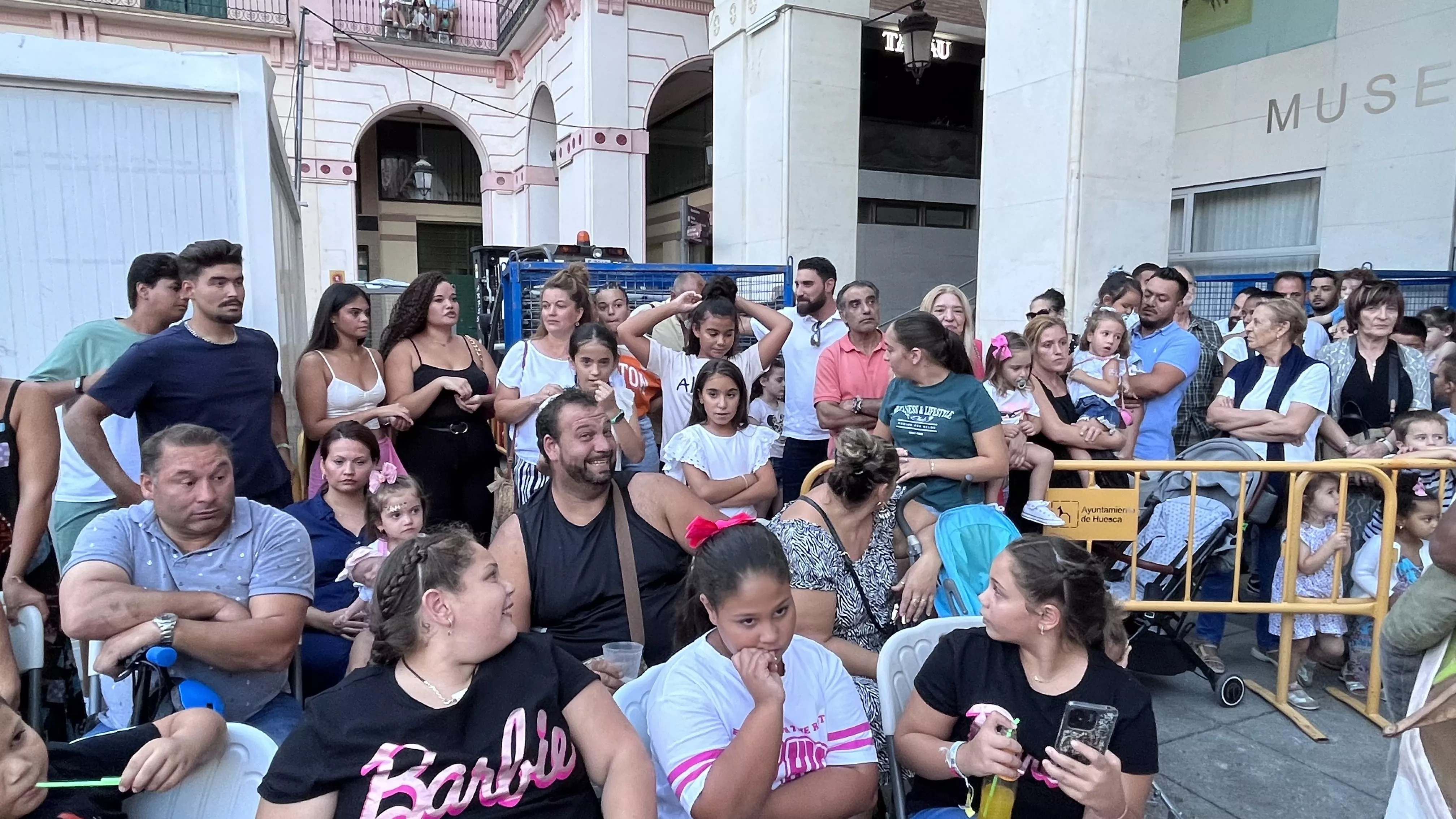 Ensayo general de la Comparsa de Gigantes, Cabezudos y Caballicos de Huesca. Foto: Mercedes Manterola