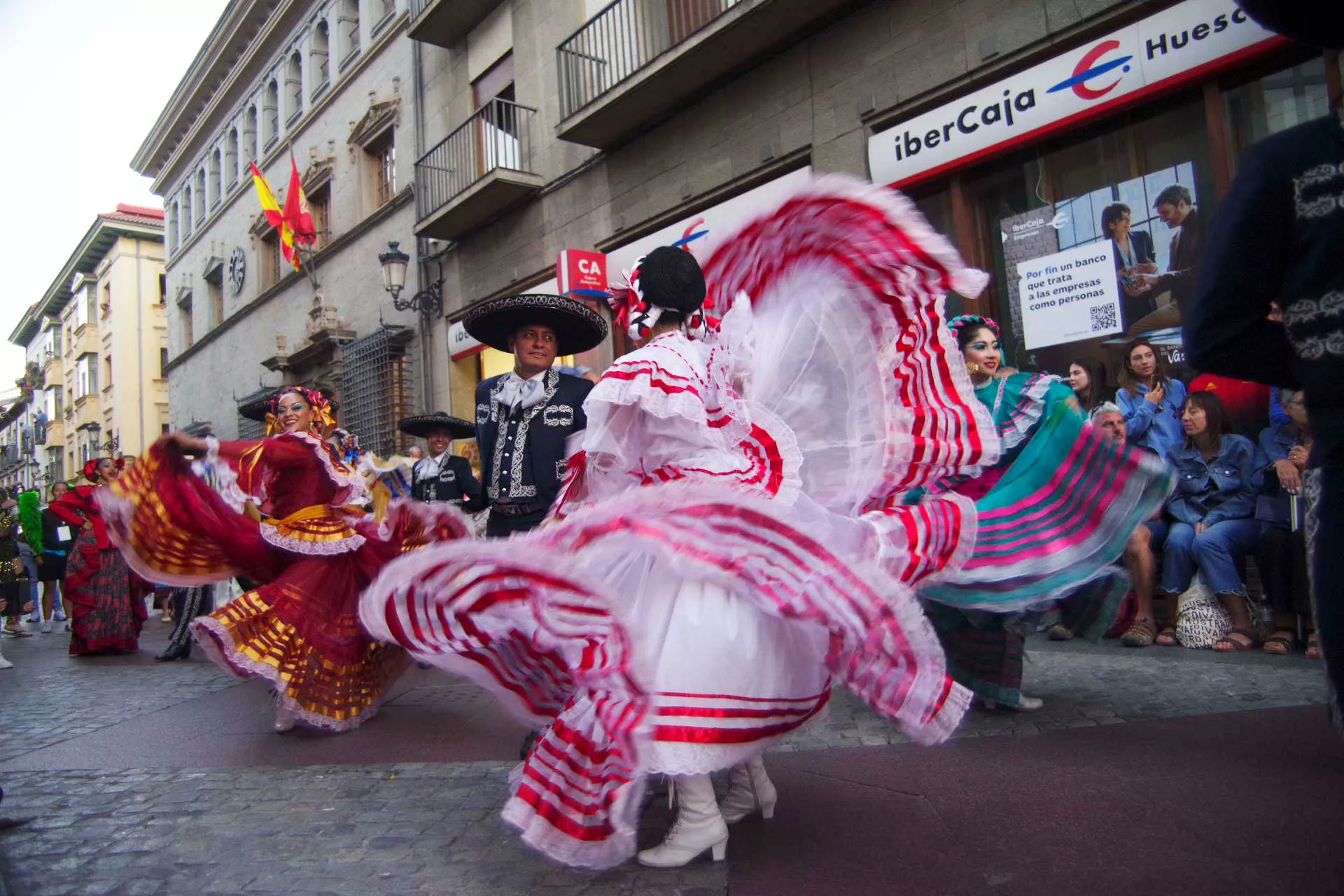 Último desfile del Festival Folklórico de los Pirineos. Foto Miguel Ángel Muñoz 