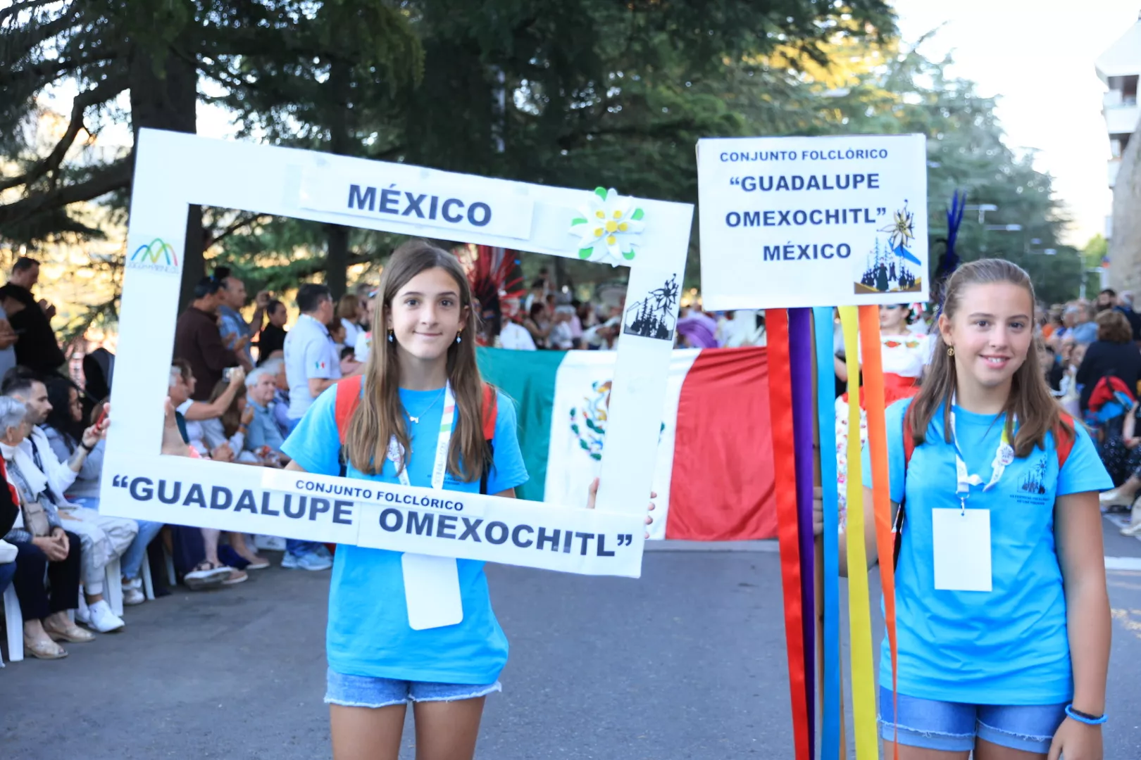 Último desfile del Festival Folklórico de los Pirineos. Foto Miguel Ángel Muñoz 