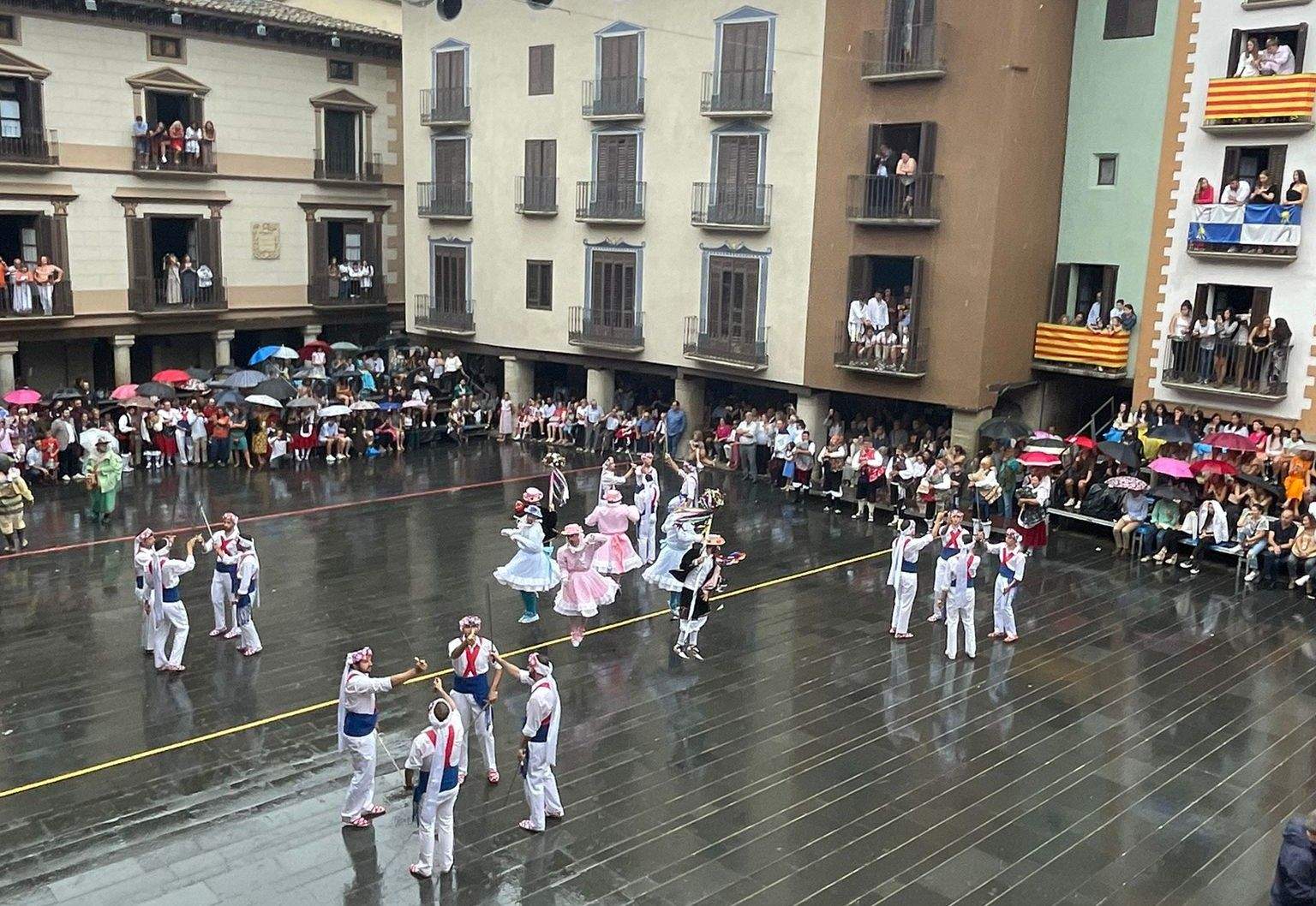 El dance vuelve a la plaza Mayor de Graus