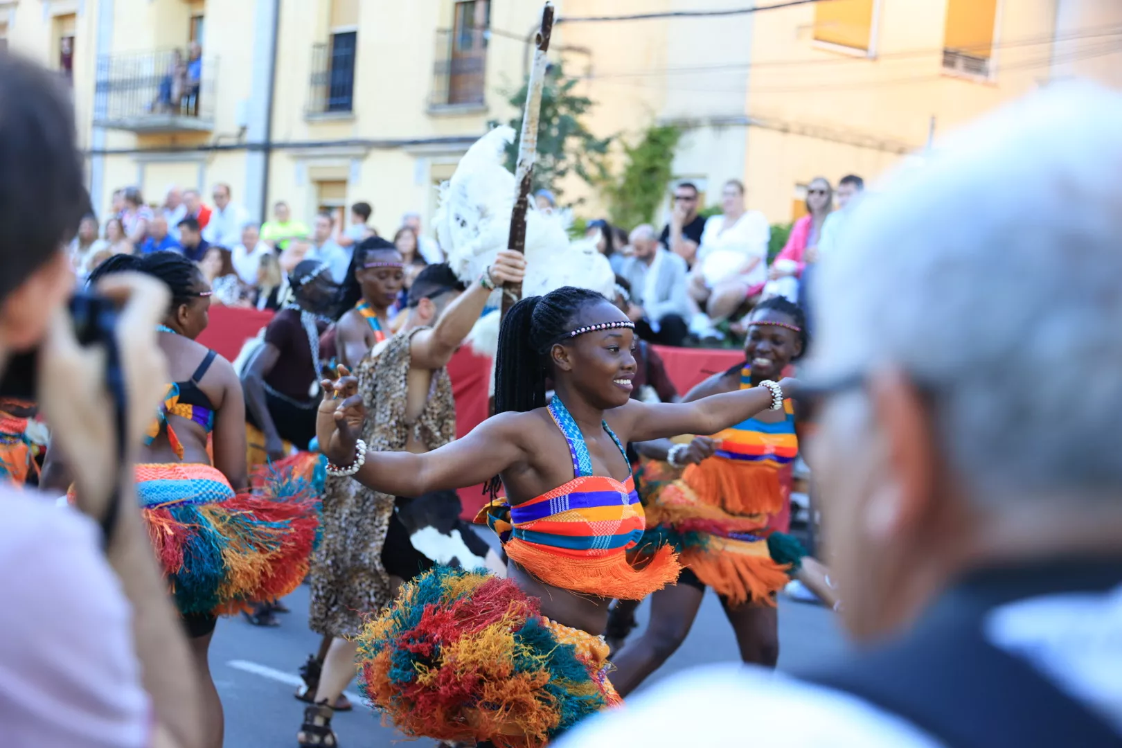 Último desfile del Festival Folklórico de los Pirineos. Foto Miguel Ángel Muñoz