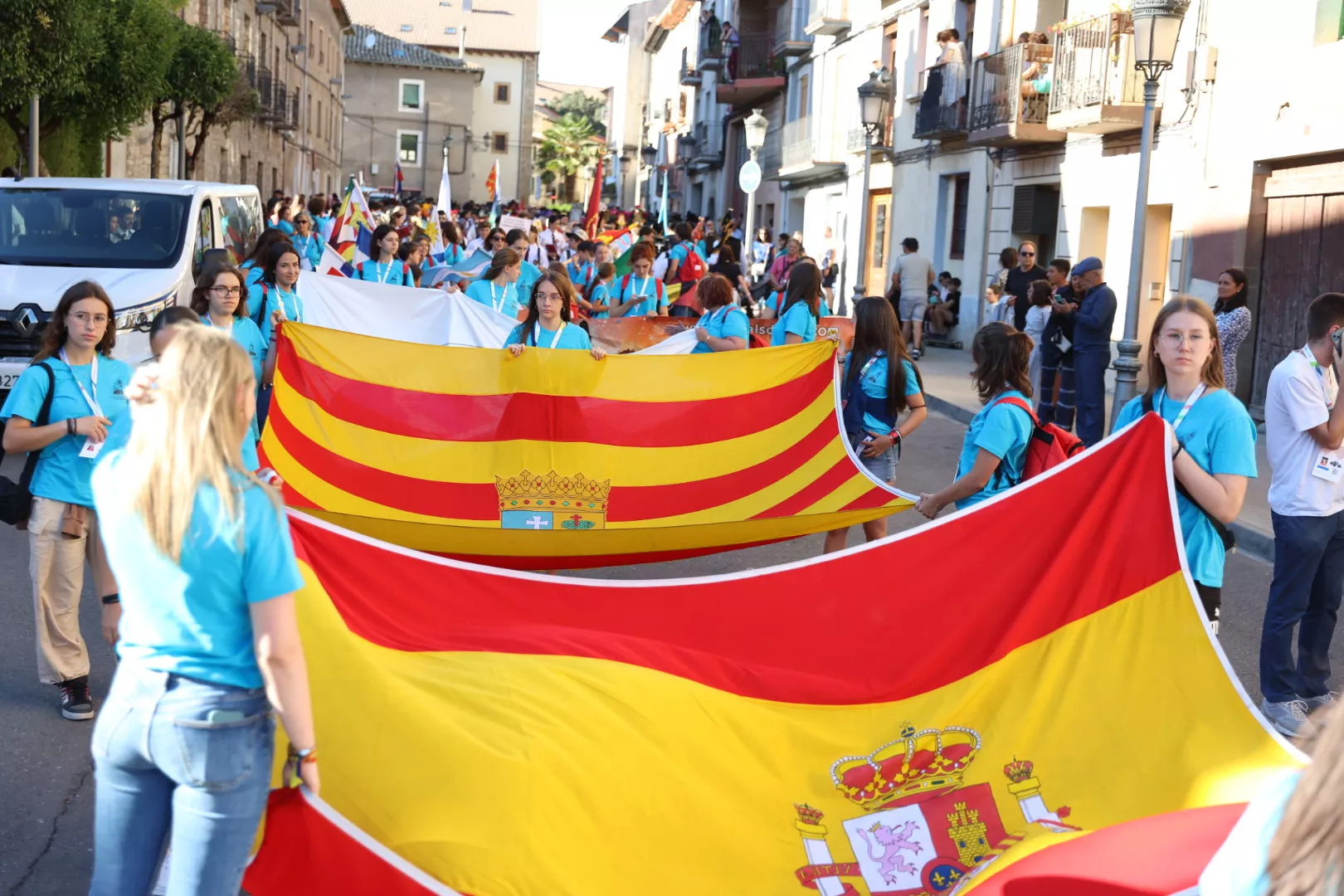 Último desfile del Festival Folklórico de los Pirineos. Foto Miguel Ángel Muñoz 