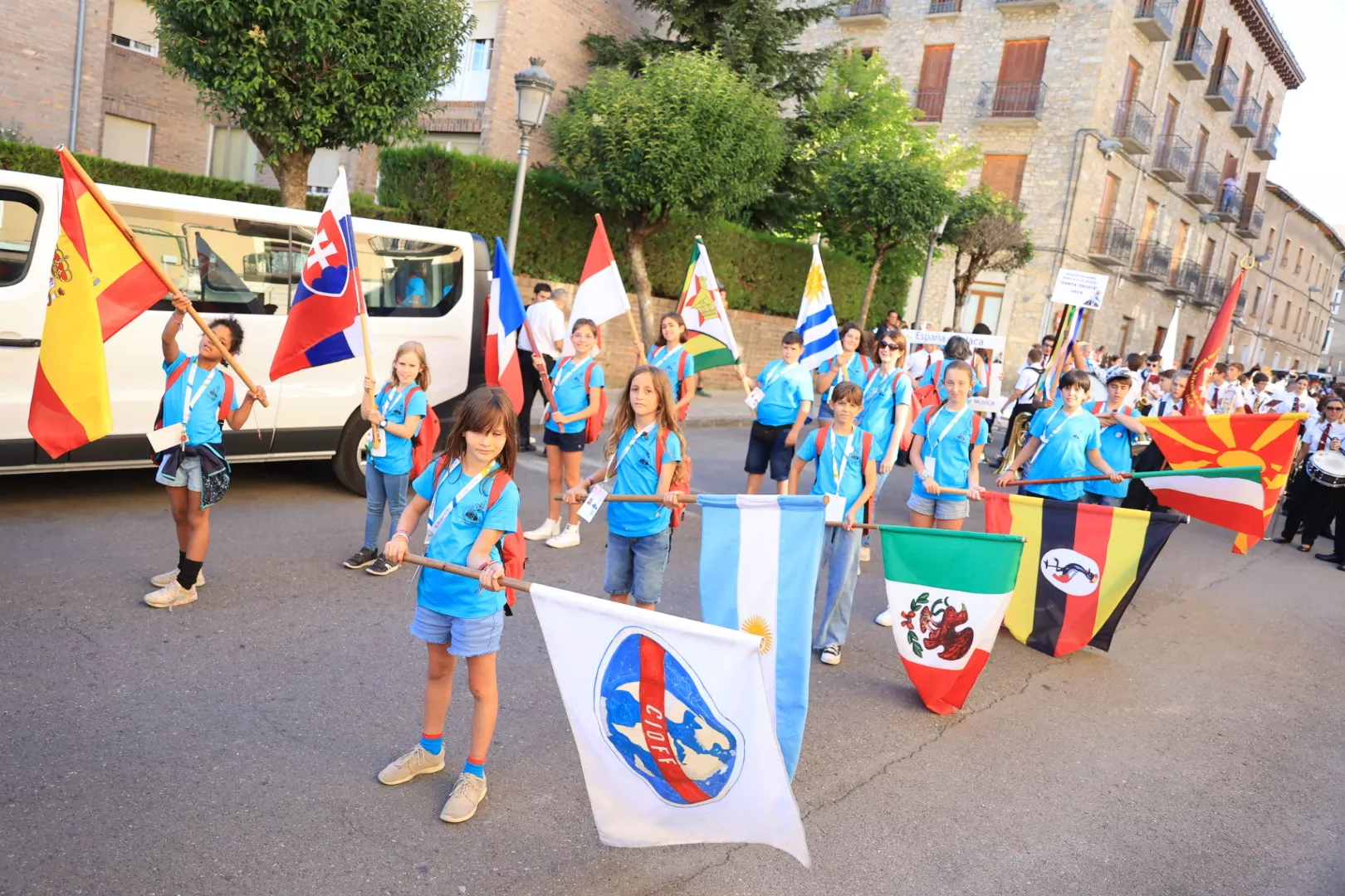 Último desfile del Festival Folklórico de los Pirineos. Foto Miguel Ángel Muñoz 