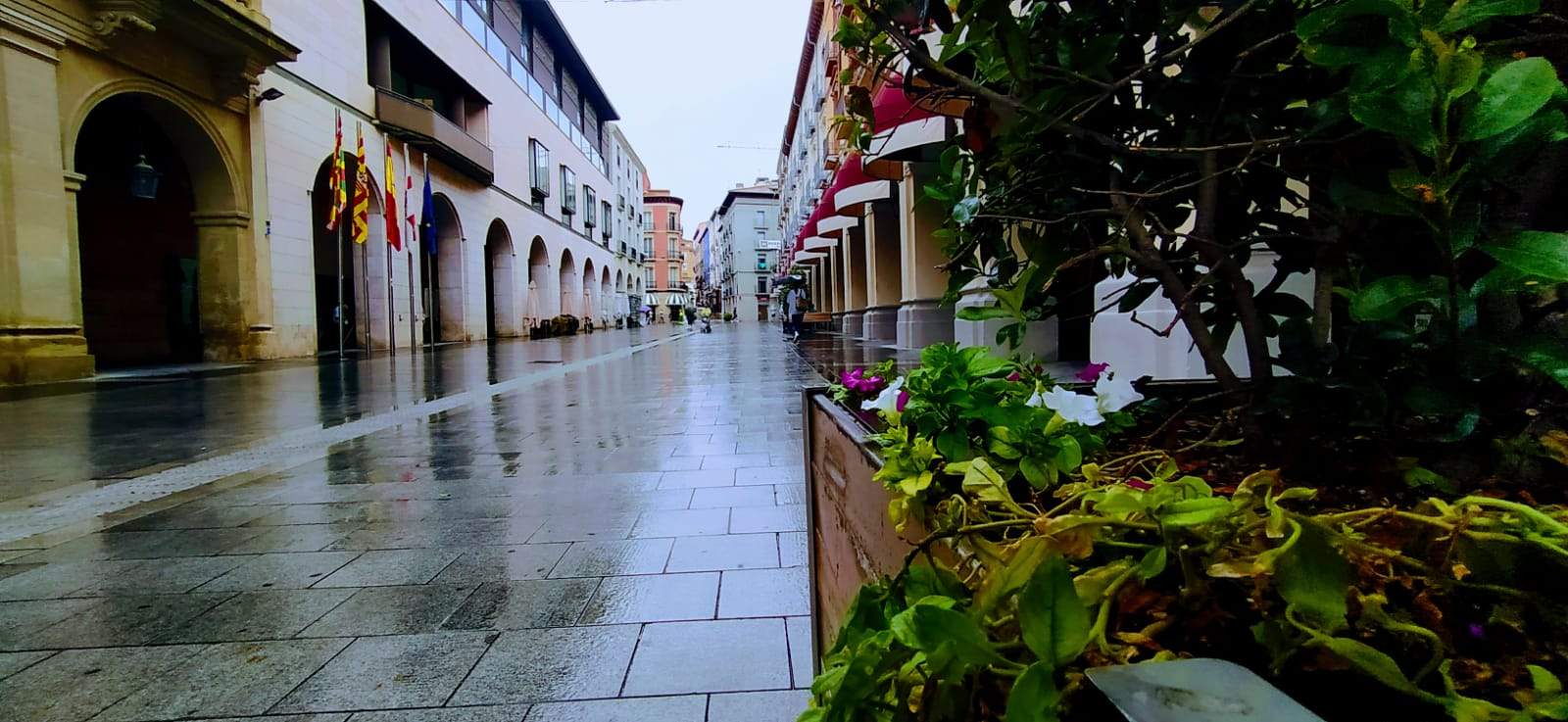 Y por fin llegó la lluvia a Huesca. Foto Joaquín Santafé 