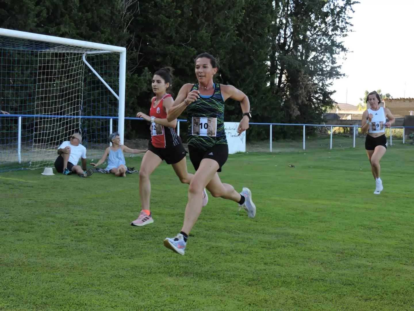 Trío de cabeza femenino