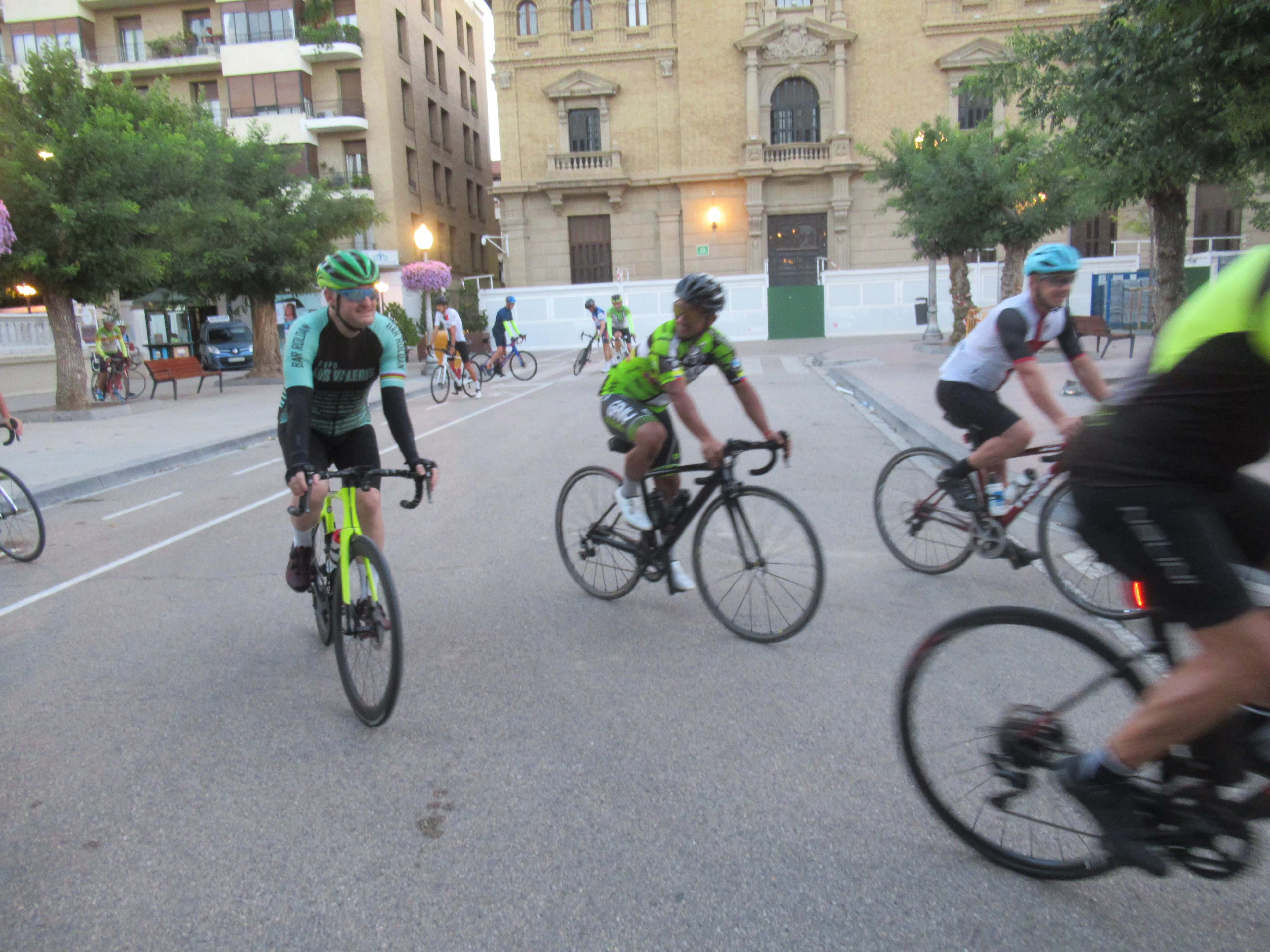 La décima edición Cicloturista Mariano Catalán Huesca-Zaragoza-Huesca. Foto: Miguel Ángel Romeo