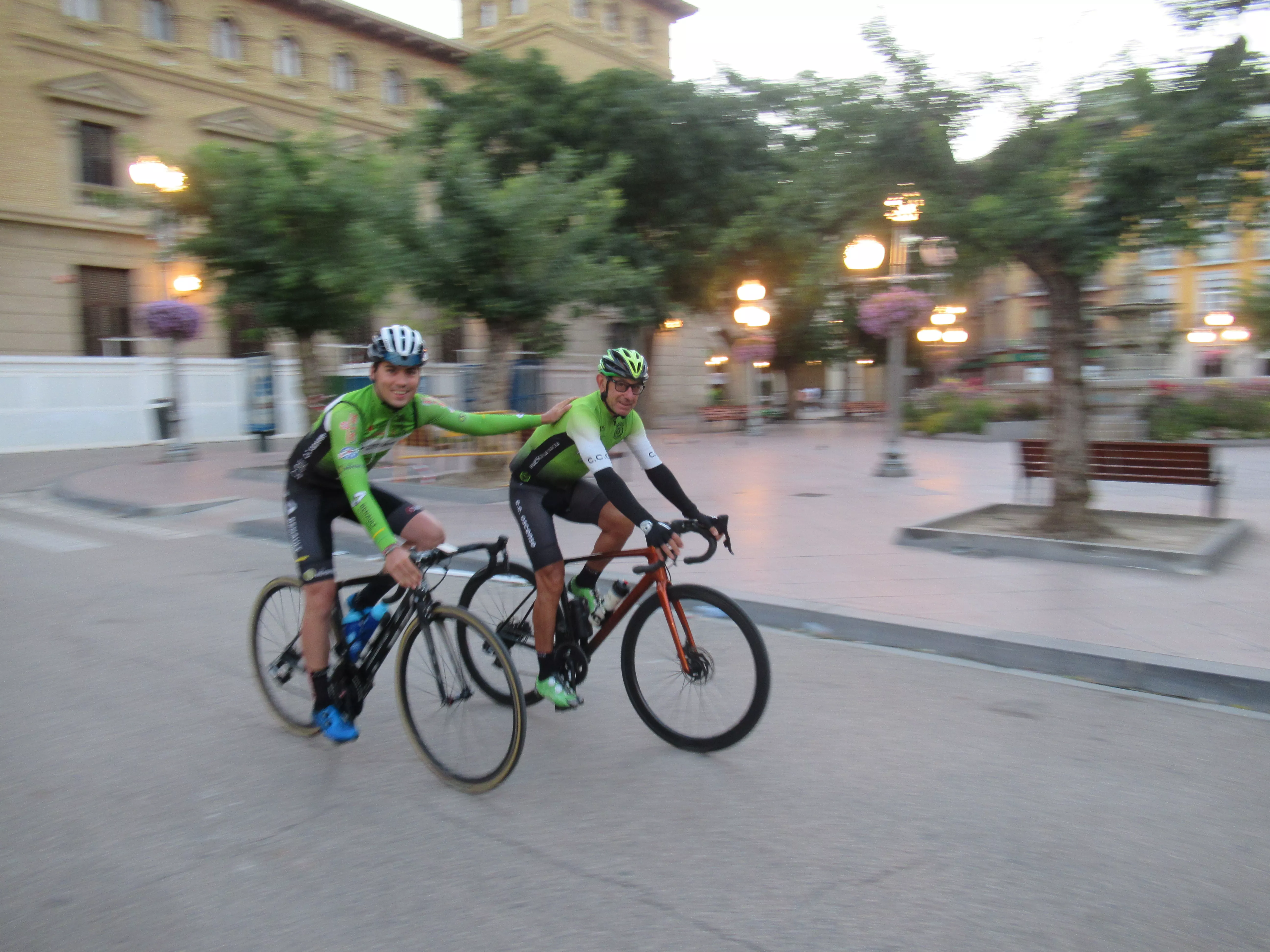 La décima edición Cicloturista Mariano Catalán Huesca-Zaragoza-Huesca. Foto: Miguel Ángel Romeo