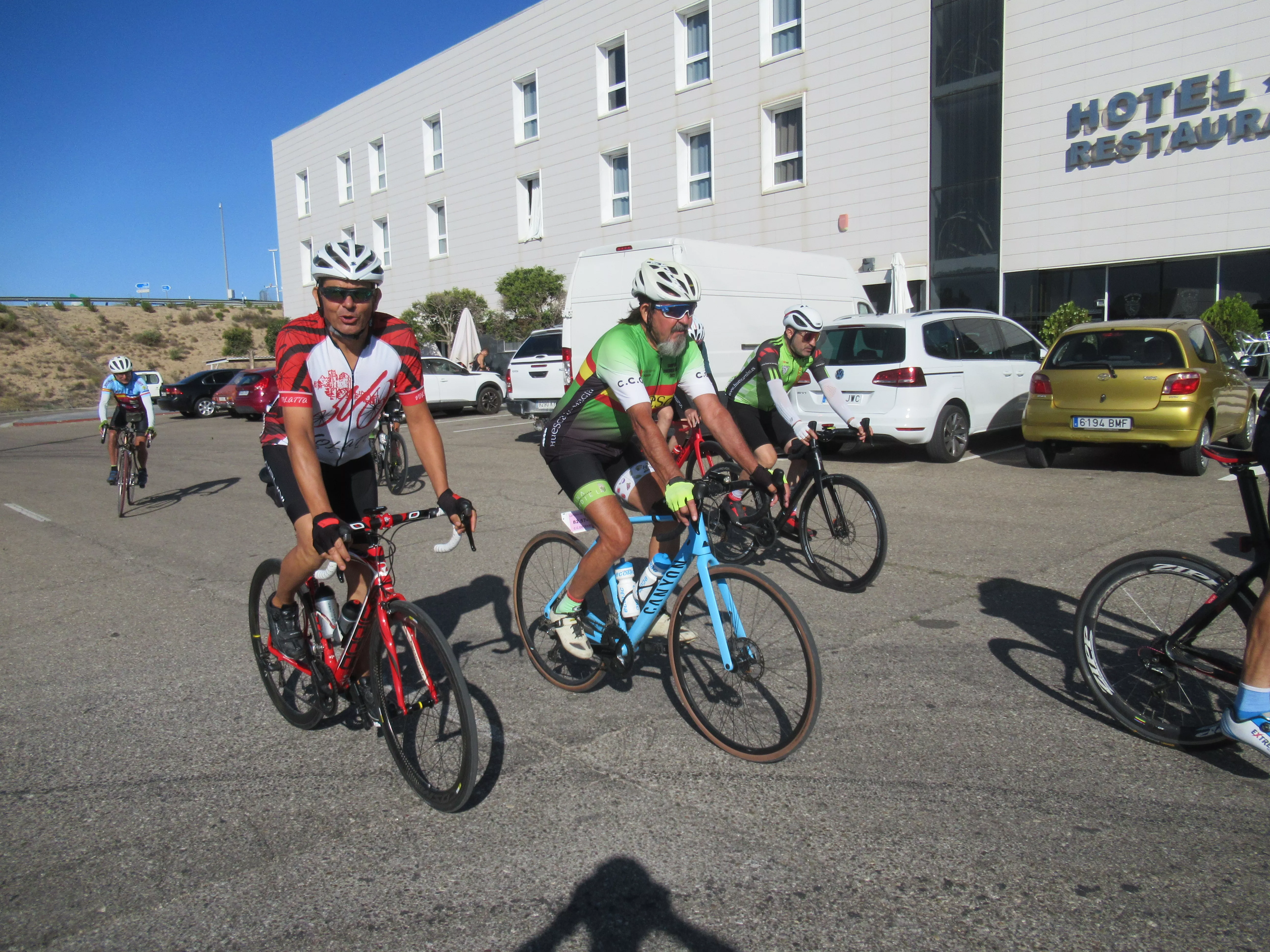 La décima edición Cicloturista Mariano Catalán Huesca-Zaragoza-Huesca. Foto: Miguel Ángel Romeo