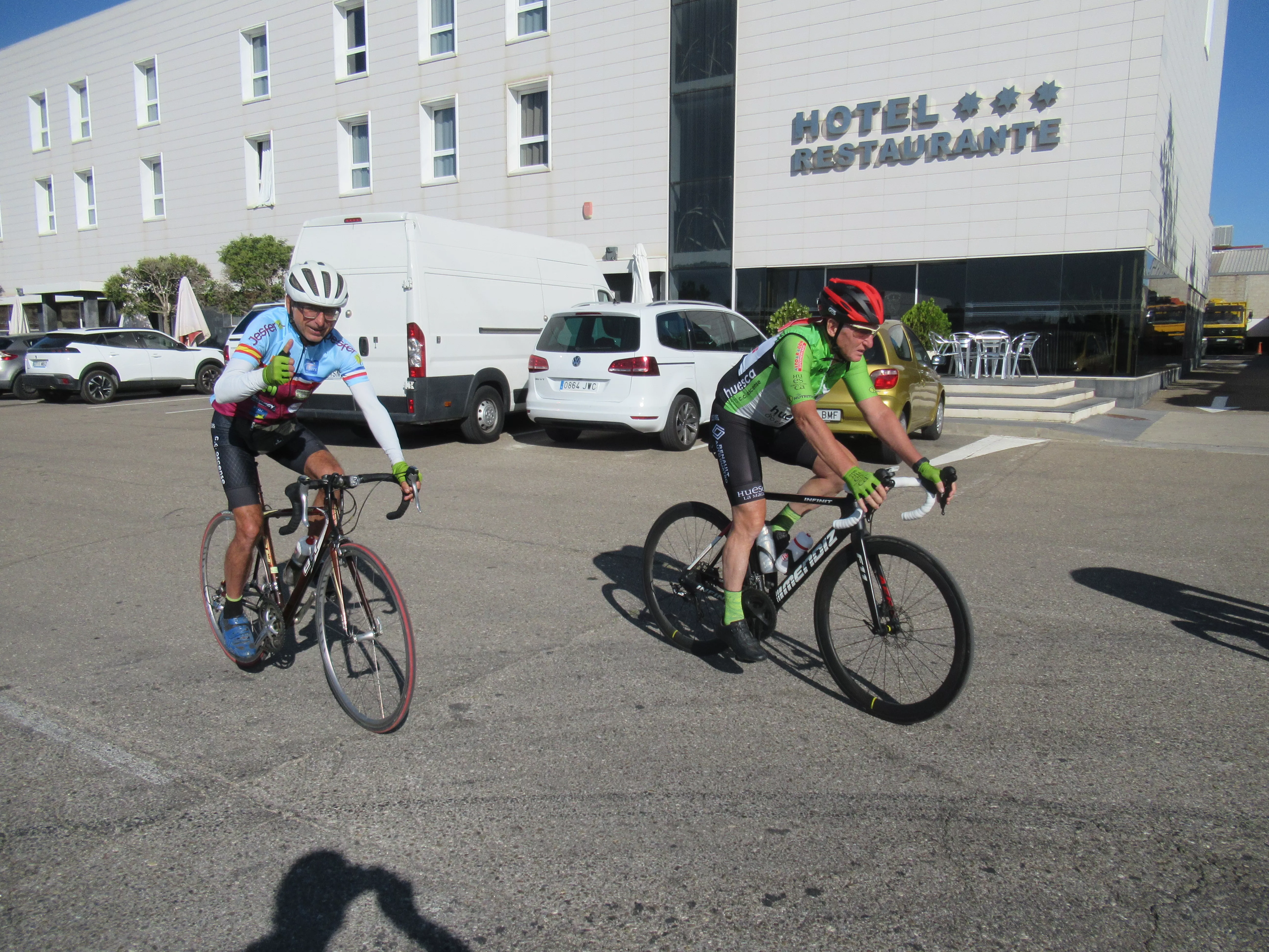La décima edición Cicloturista Mariano Catalán Huesca-Zaragoza-Huesca. Foto: Miguel Ángel Romeo