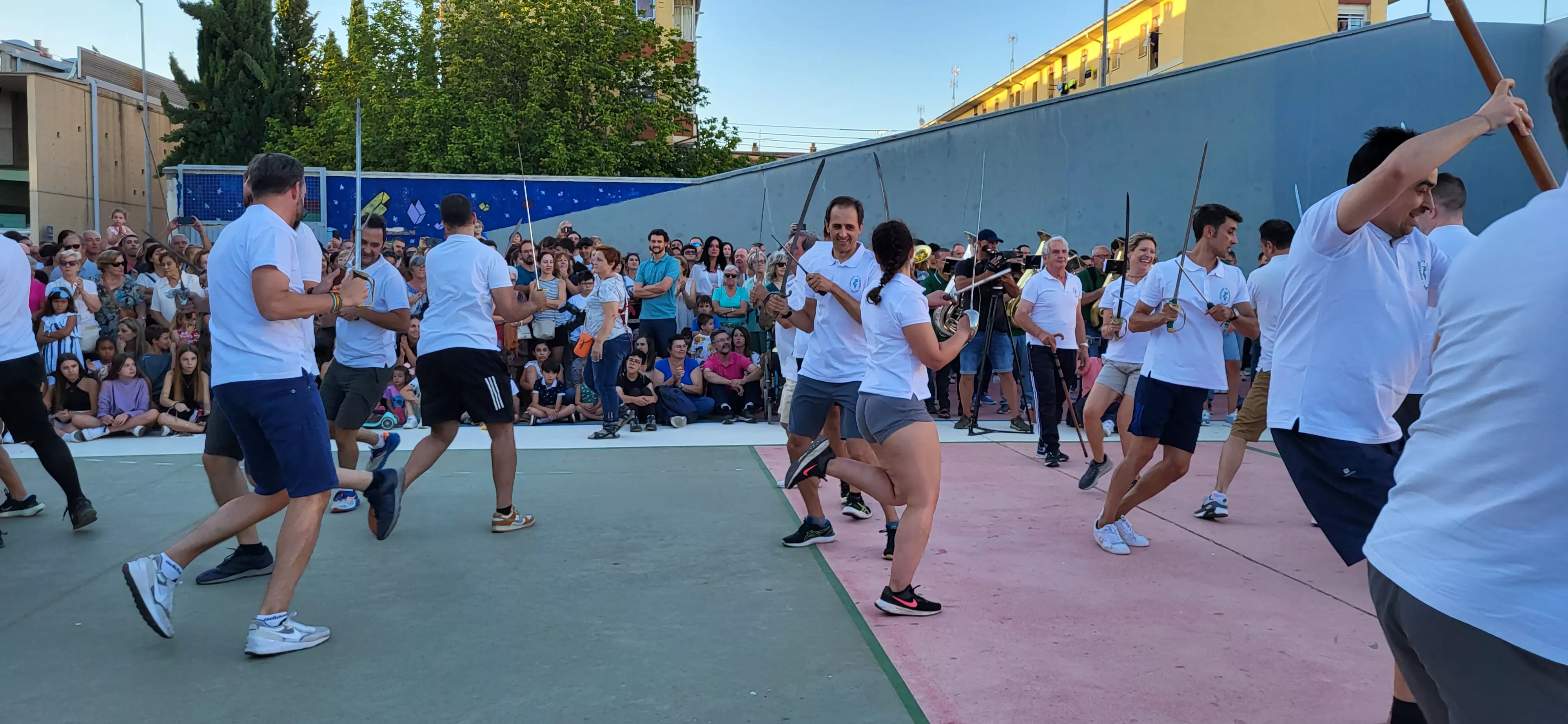 Último ensayo de los Danzantes de Huesca antes de San Lorenzo. Foto: Mercedes Manterola