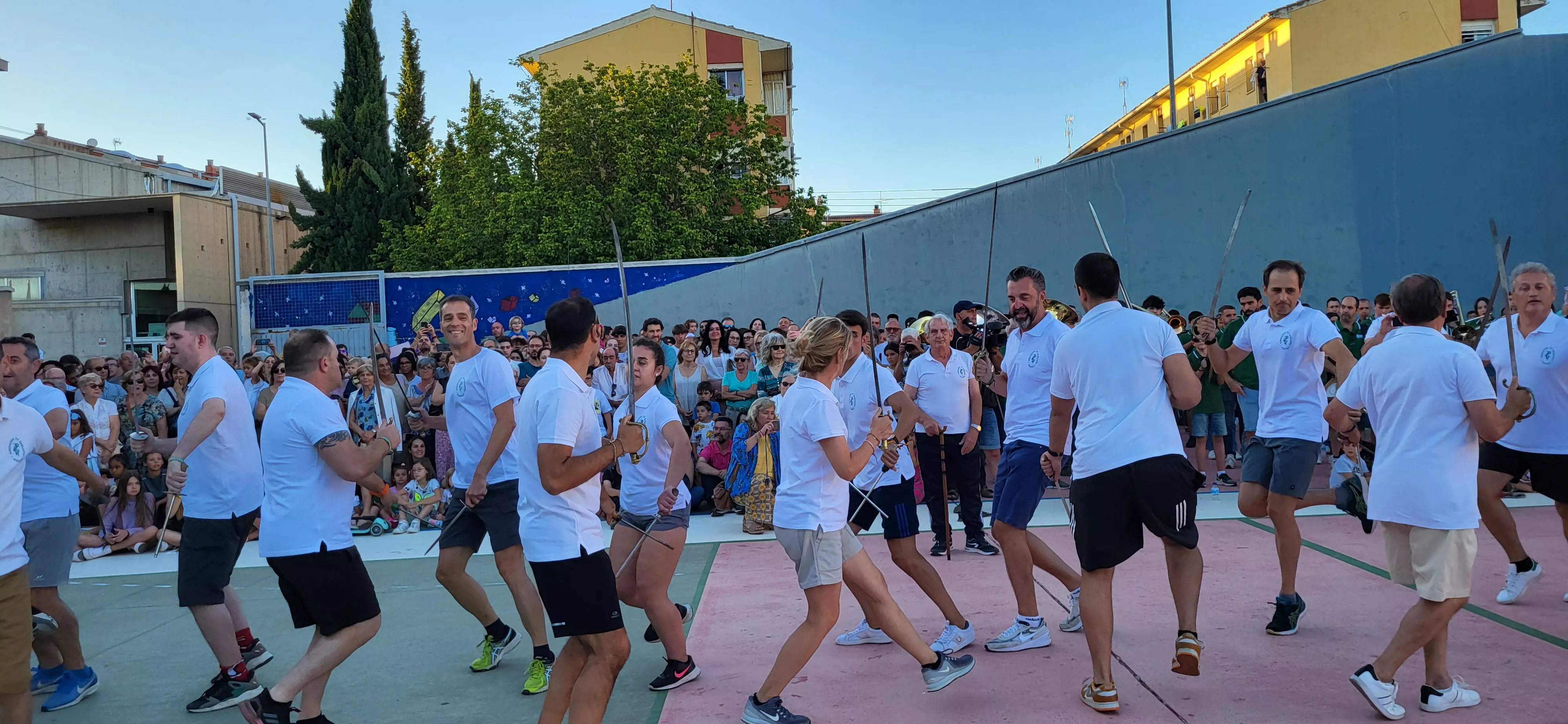 Último ensayo de los Danzantes de Huesca antes de San Lorenzo. Foto: Mercedes Manterola