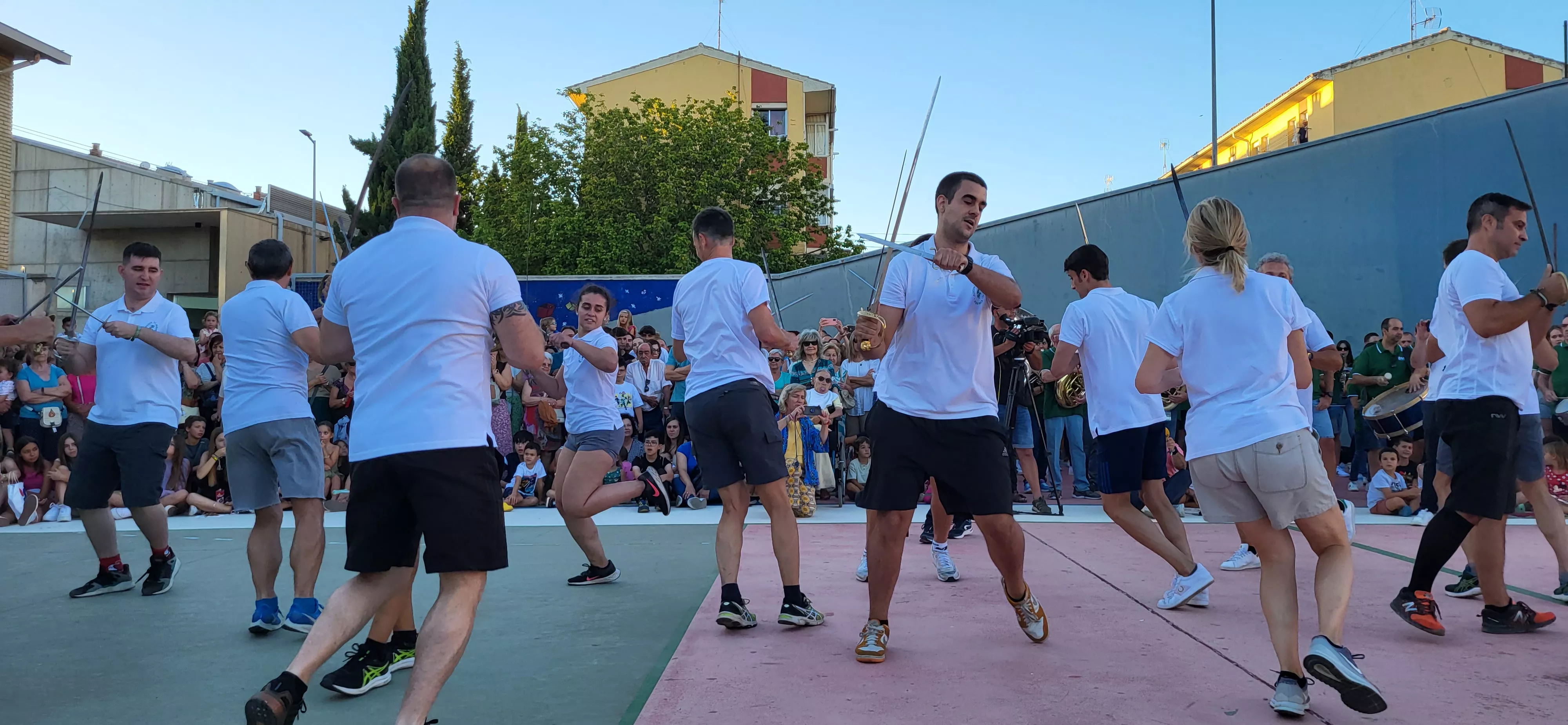 Último ensayo de los Danzantes de Huesca antes de San Lorenzo. Foto: Mercedes Manterola