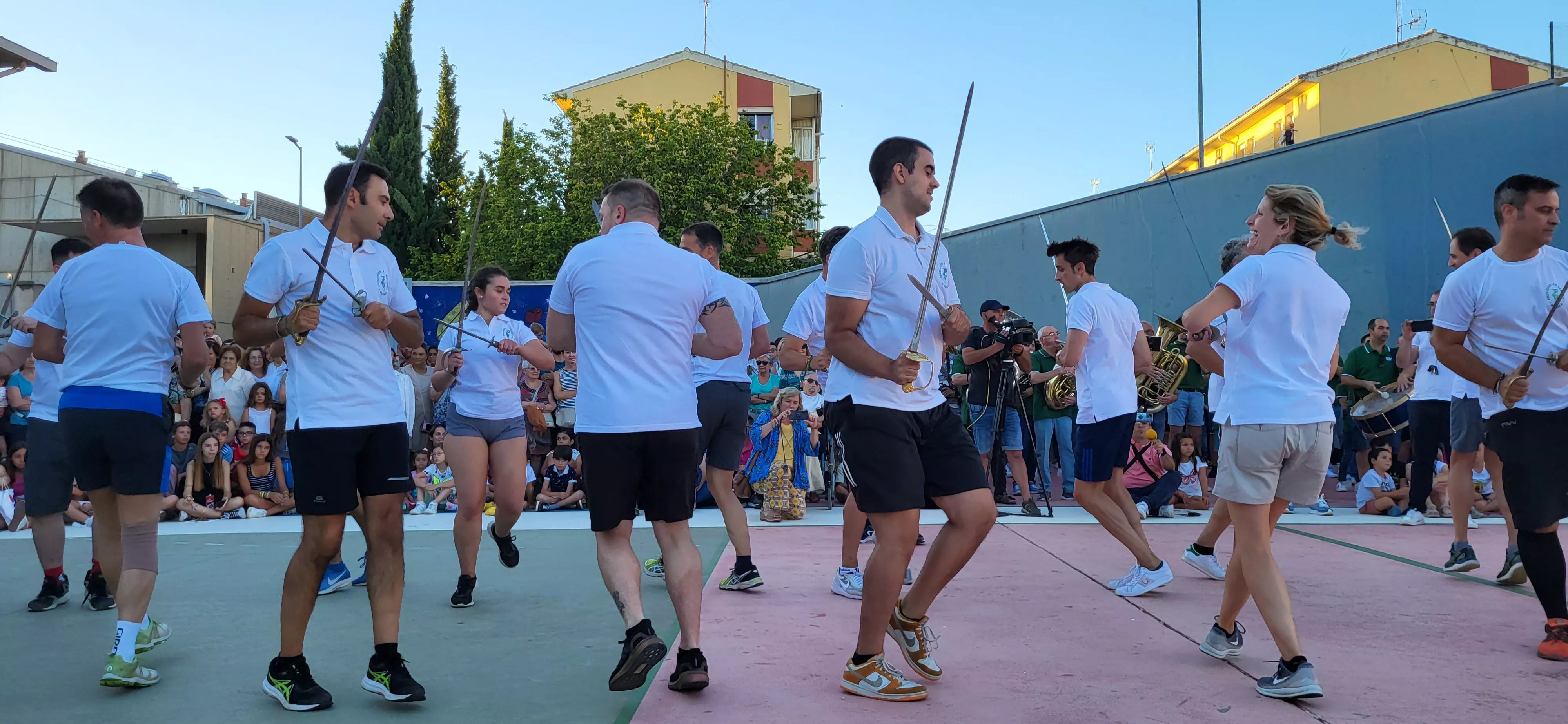 Último ensayo de los Danzantes de Huesca antes de San Lorenzo. Foto: Mercedes Manterola