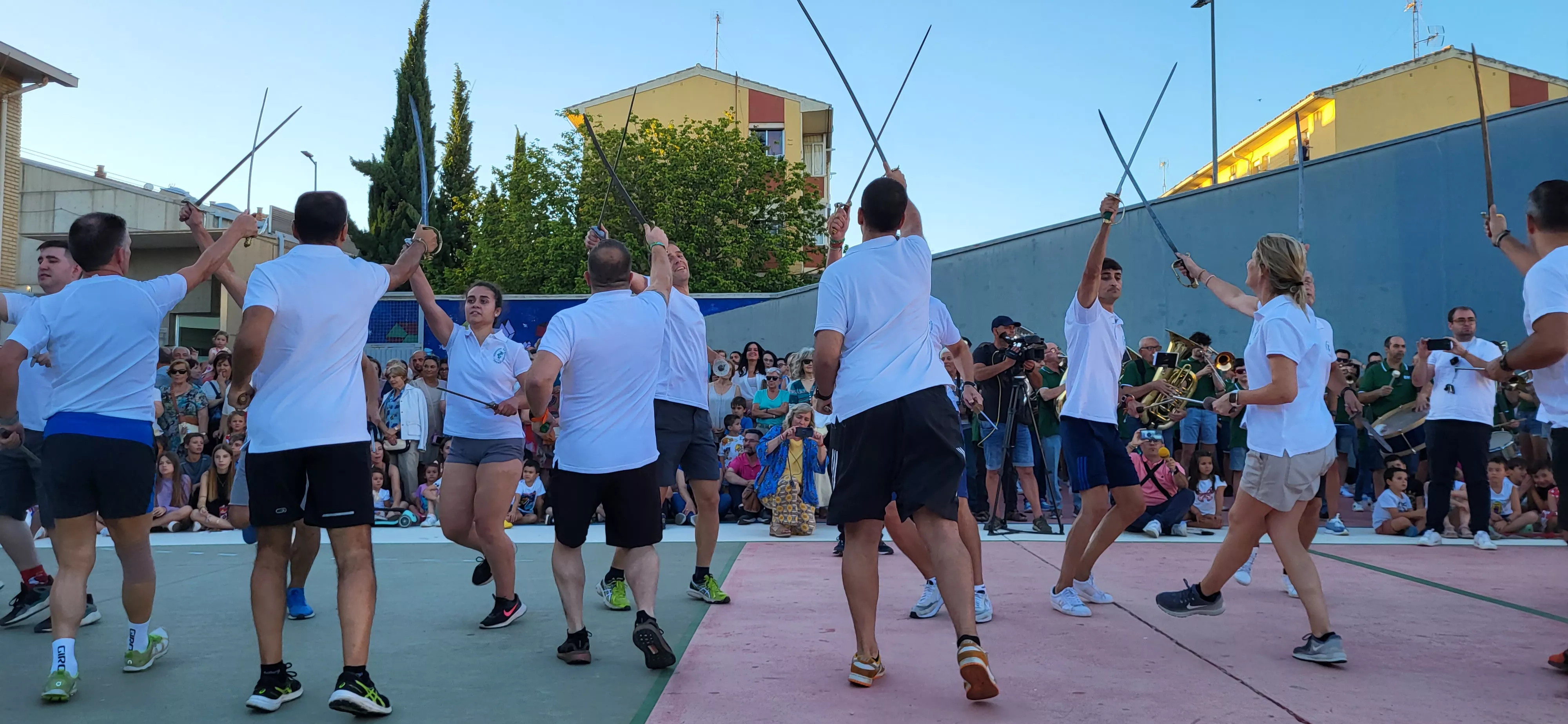 Último ensayo de los Danzantes de Huesca antes de San Lorenzo. Foto: Mercedes Manterola