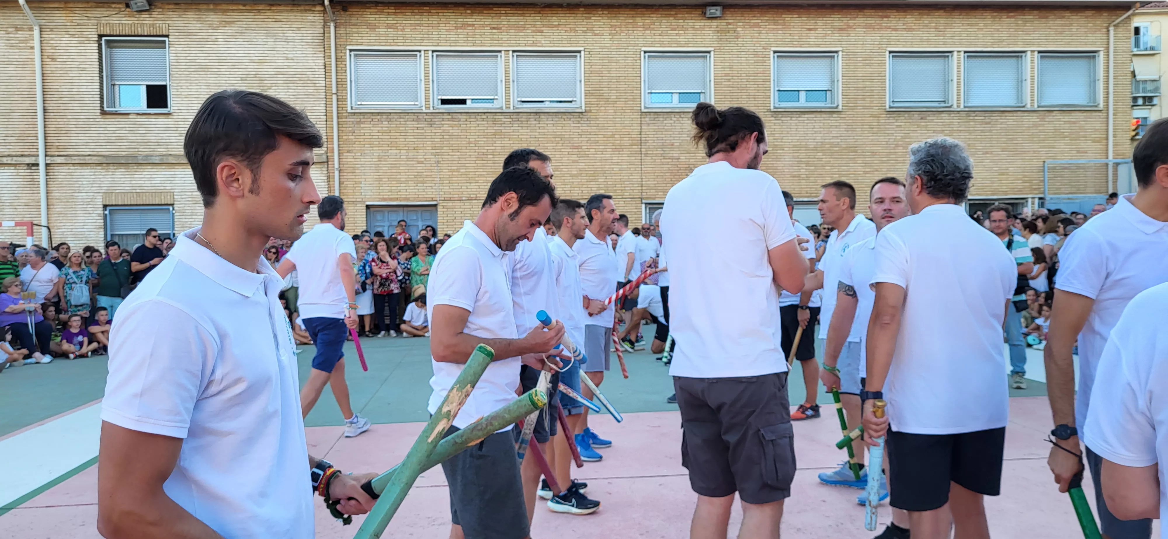 Último ensayo de los Danzantes de Huesca antes de San Lorenzo. Foto: Mercedes Manterola