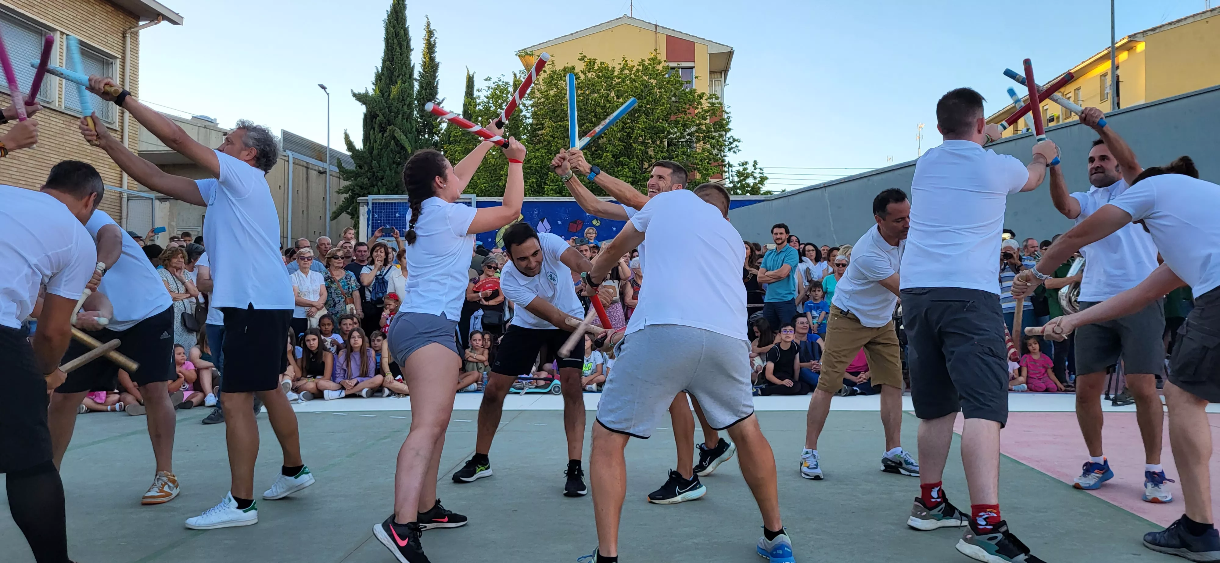 Último ensayo de los Danzantes de Huesca antes de San Lorenzo. Foto: Mercedes Manterola