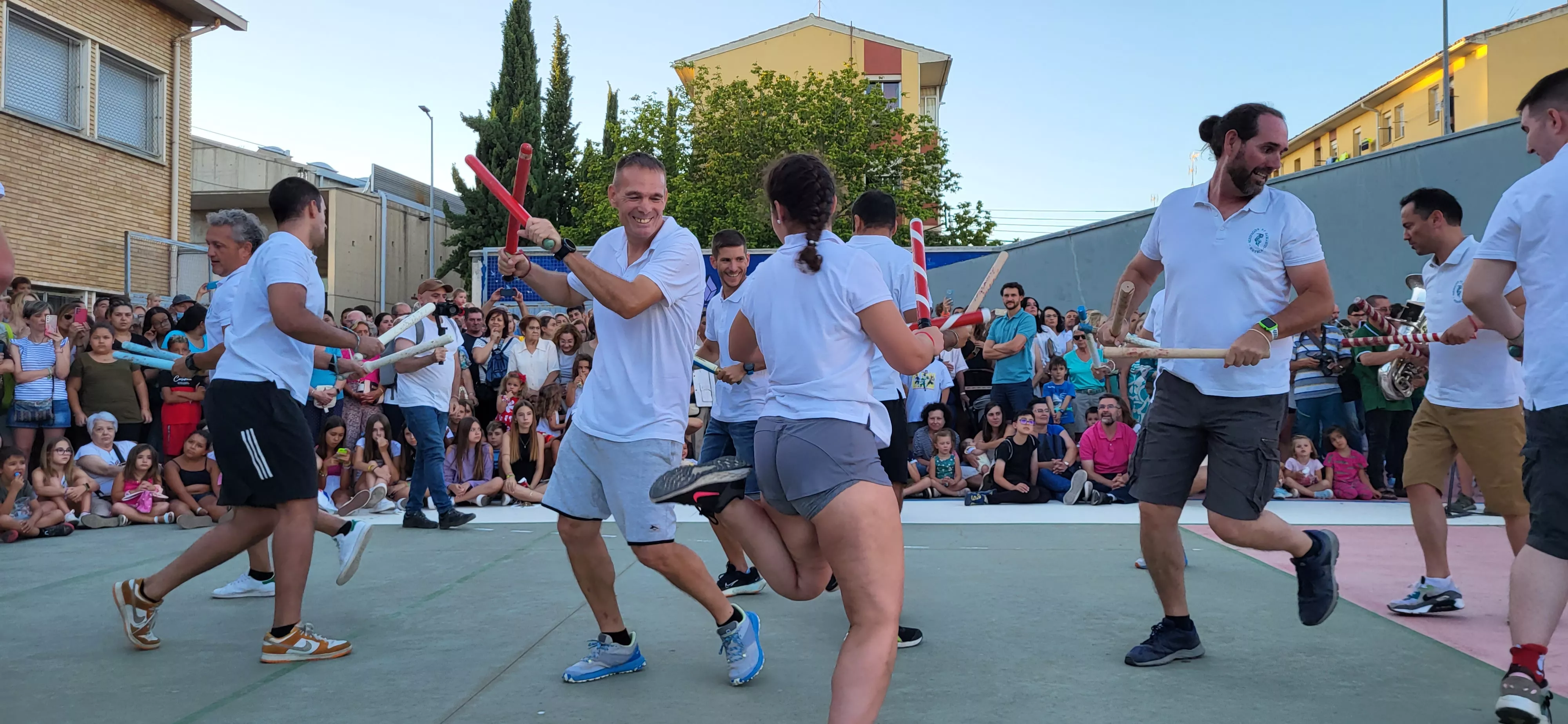 Último ensayo de los Danzantes de Huesca antes de San Lorenzo. Foto: Mercedes Manterola