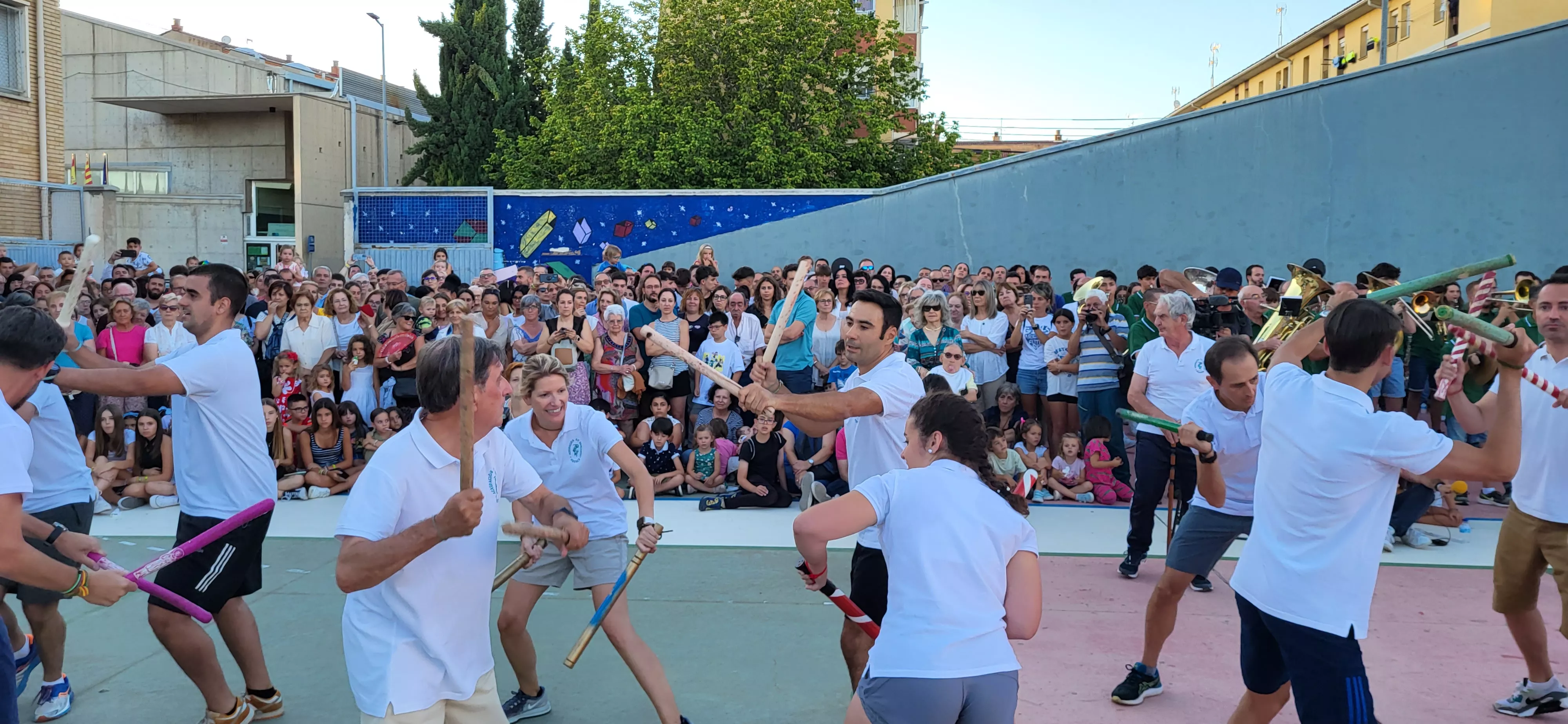 Último ensayo de los Danzantes de Huesca antes de San Lorenzo. Foto: Mercedes Manterola