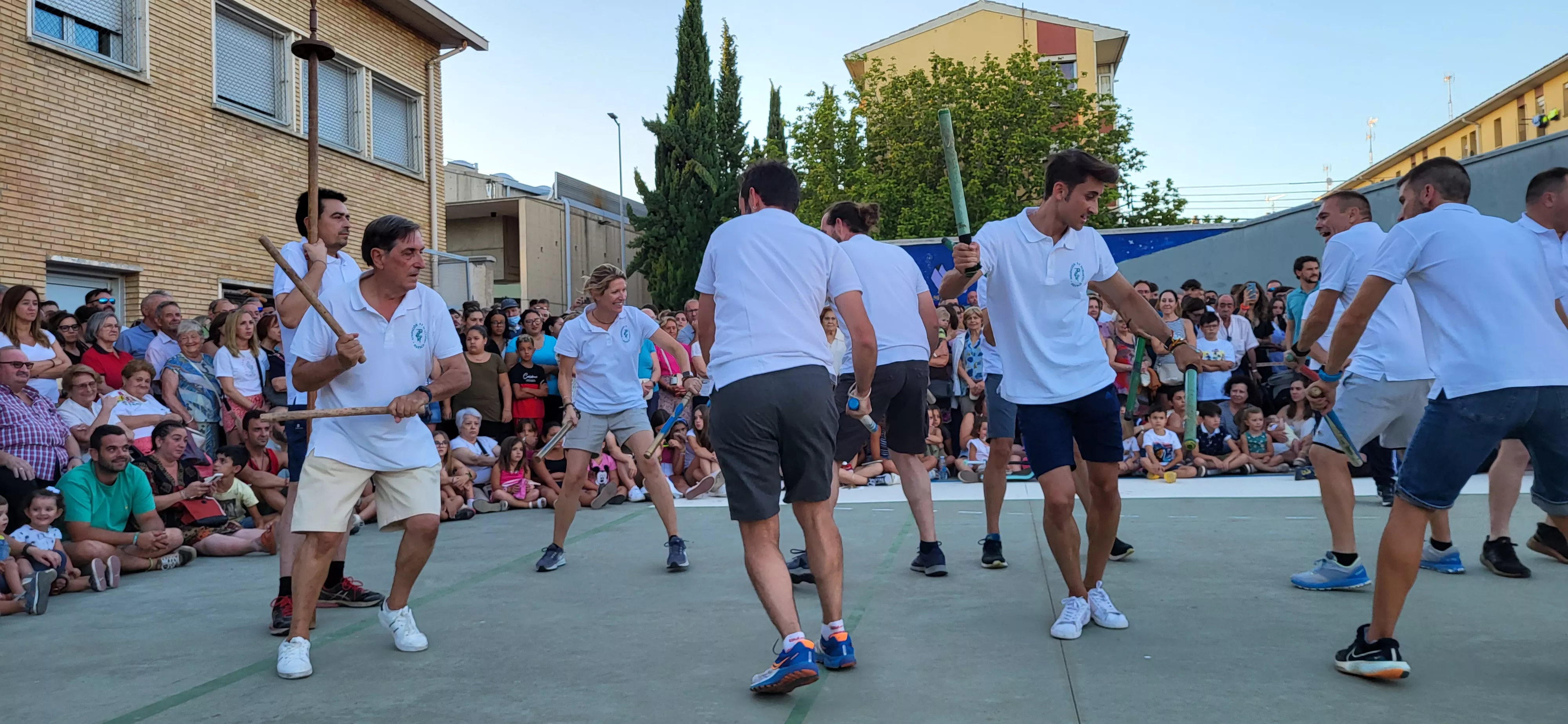 Último ensayo de los Danzantes de Huesca antes de San Lorenzo. Foto: Mercedes Manterola