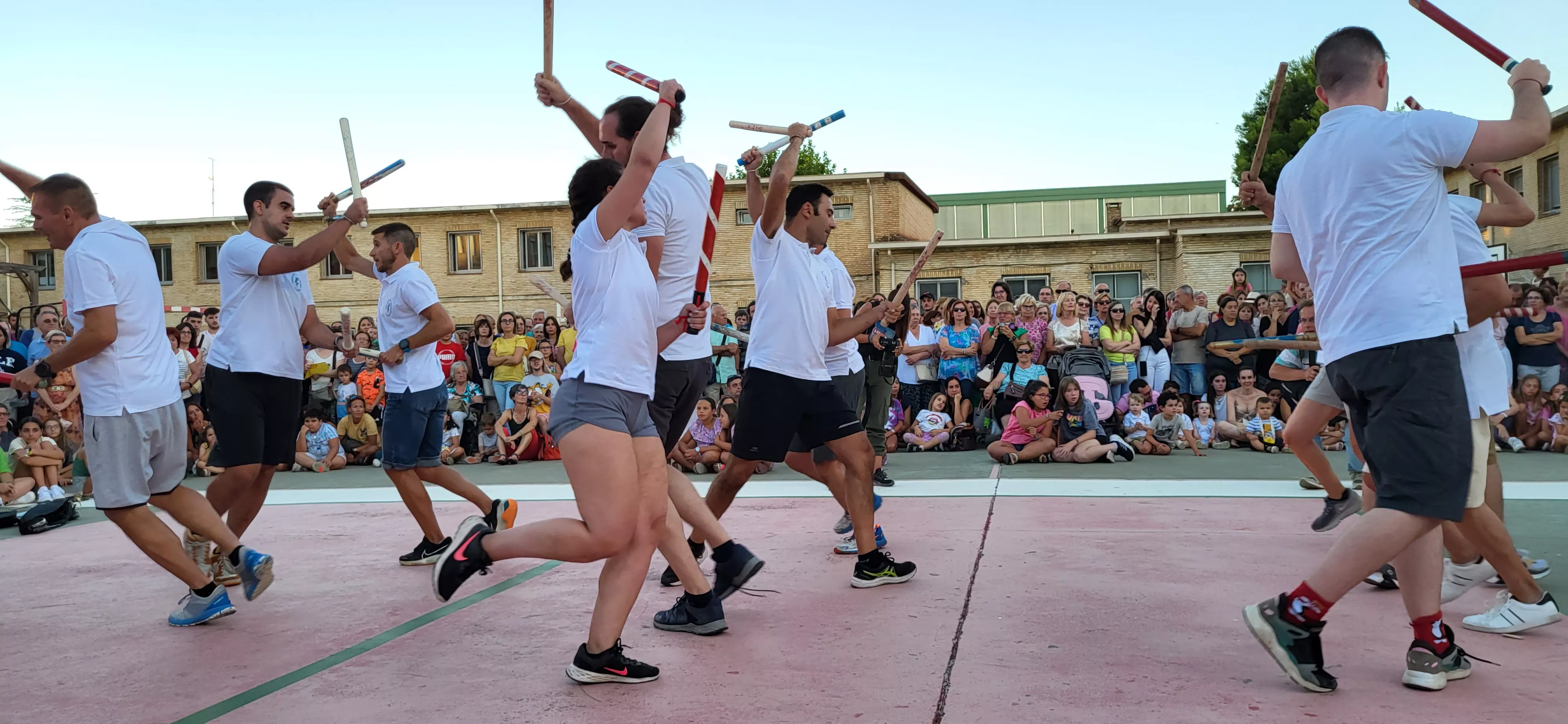 Último ensayo de los Danzantes de Huesca antes de San Lorenzo. Foto: Mercedes Manterola