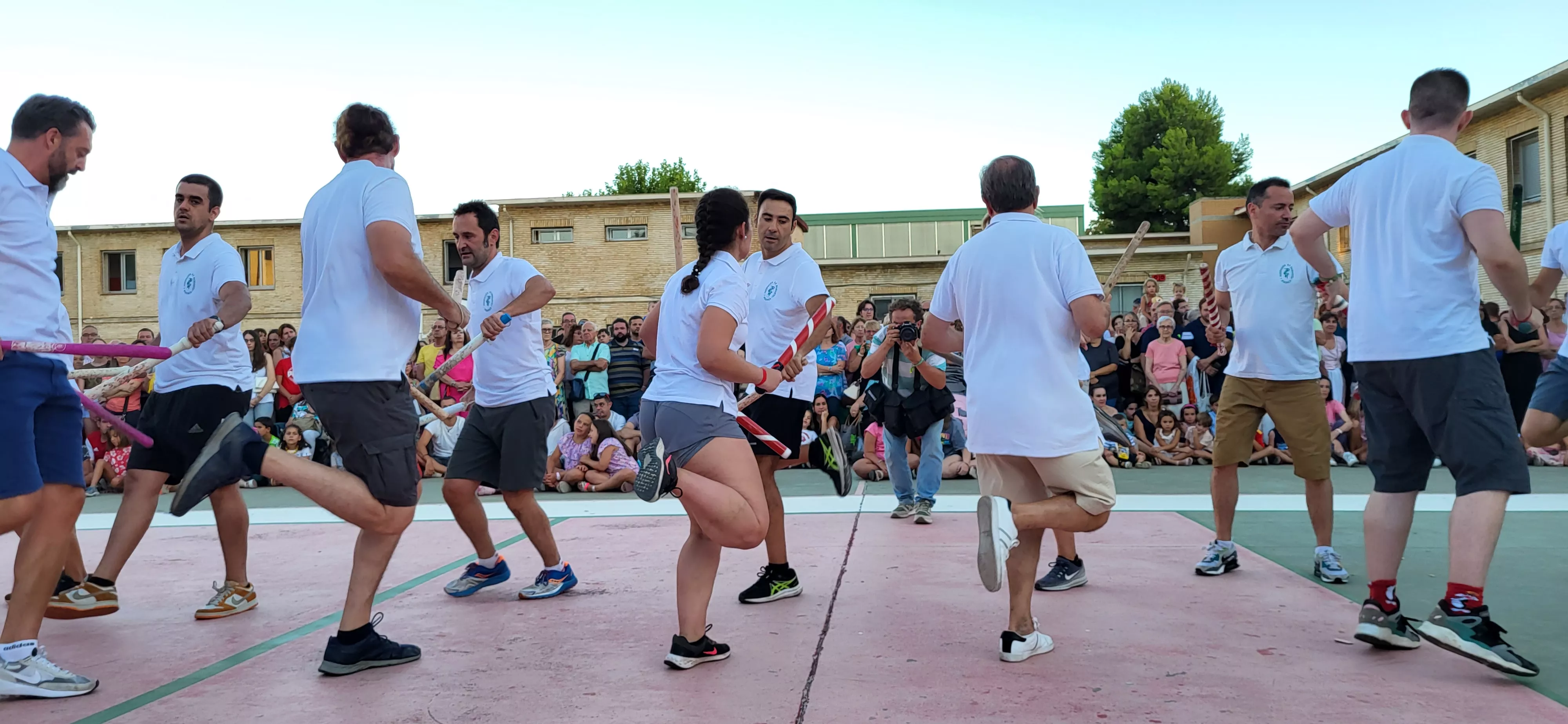 Último ensayo de los Danzantes de Huesca antes de San Lorenzo. Foto: Mercedes Manterola