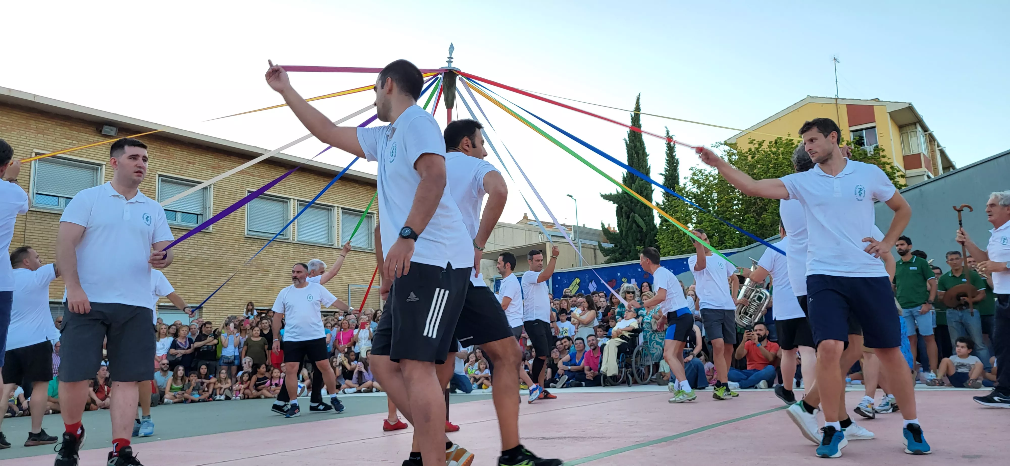 Último ensayo de los Danzantes de Huesca antes de San Lorenzo. Foto: Mercedes Manterola