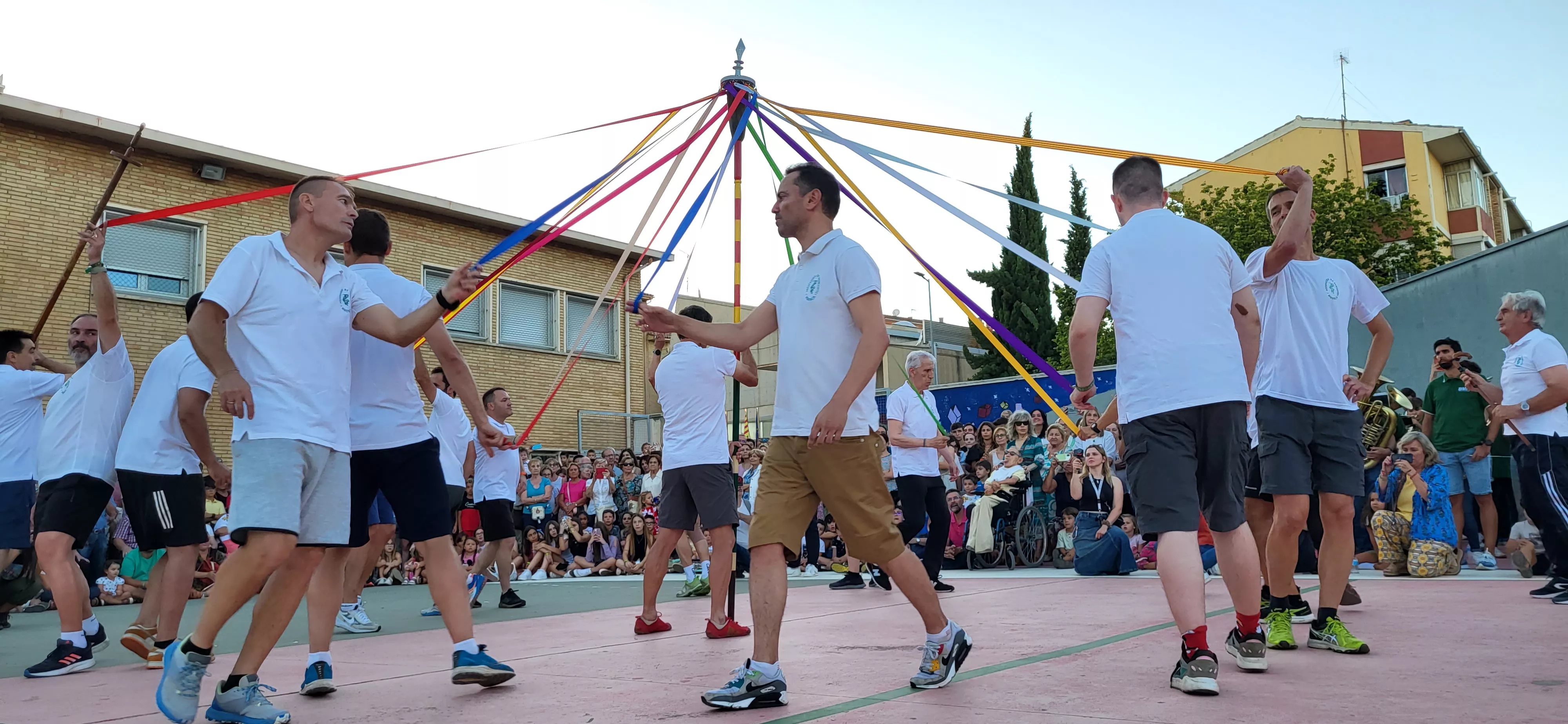 Último ensayo de los Danzantes de Huesca antes de San Lorenzo. Foto: Mercedes Manterola