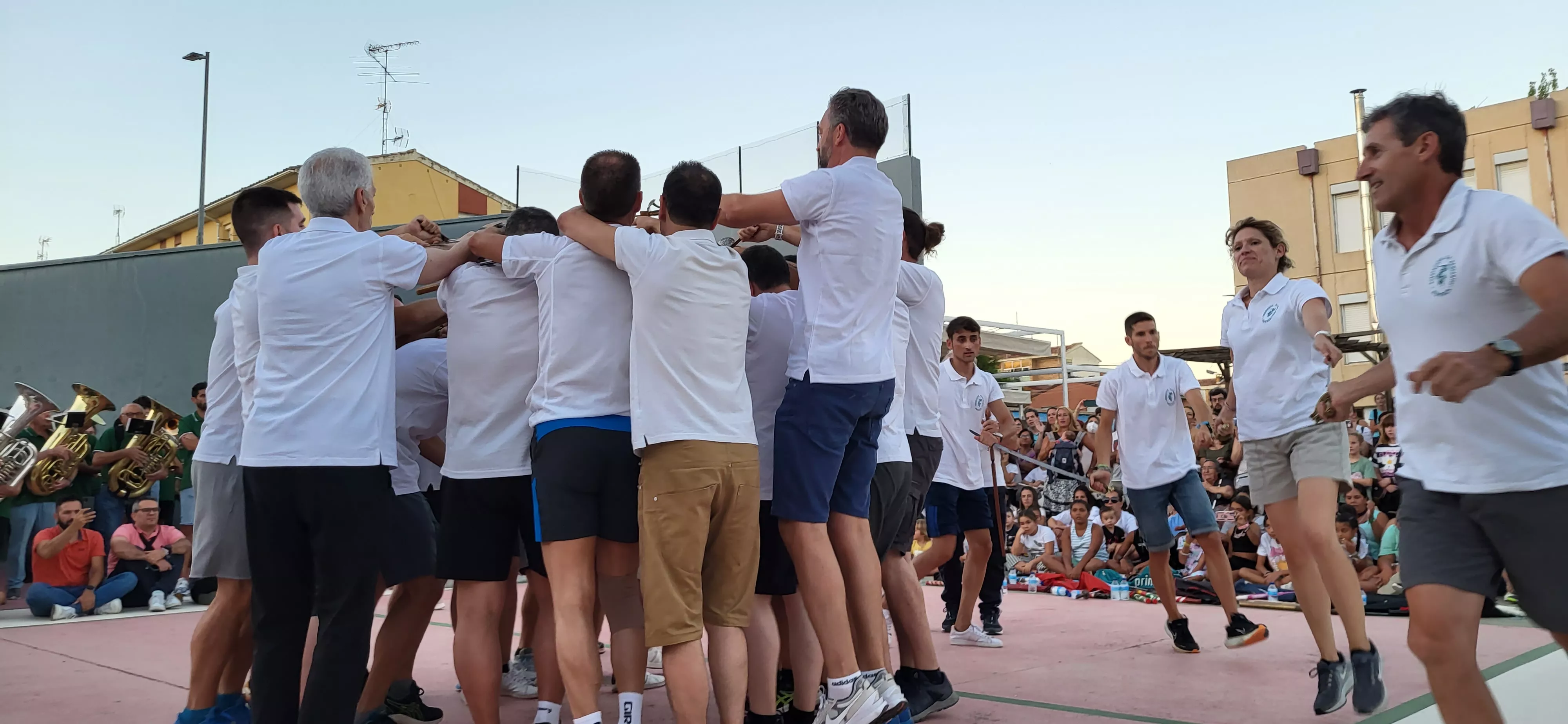 Último ensayo de los Danzantes de Huesca antes de San Lorenzo. Foto: Mercedes Manterola