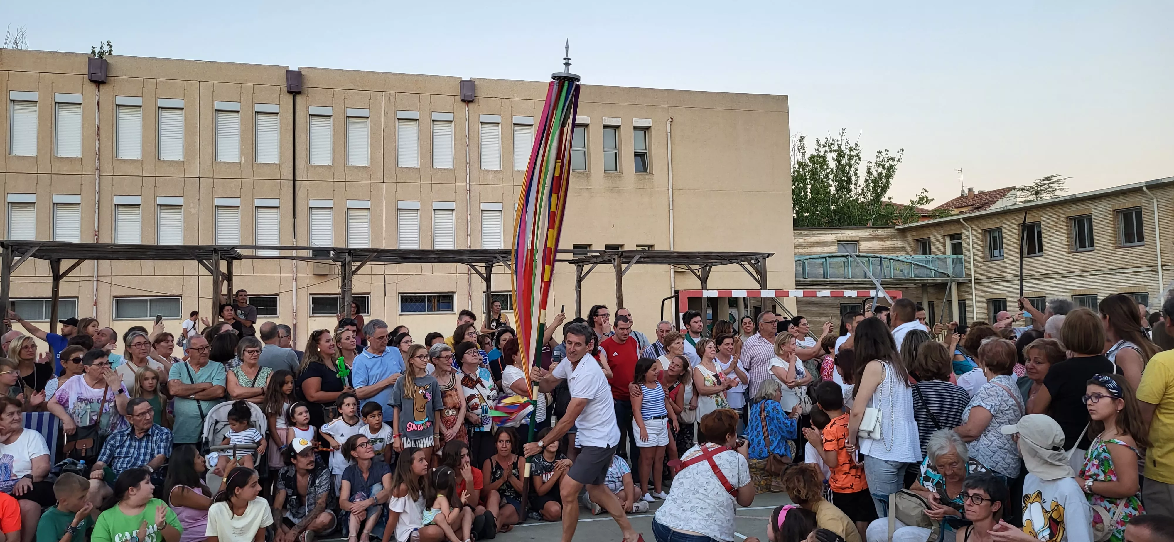 Último ensayo de los Danzantes de Huesca antes de San Lorenzo. Foto: Mercedes Manterola
