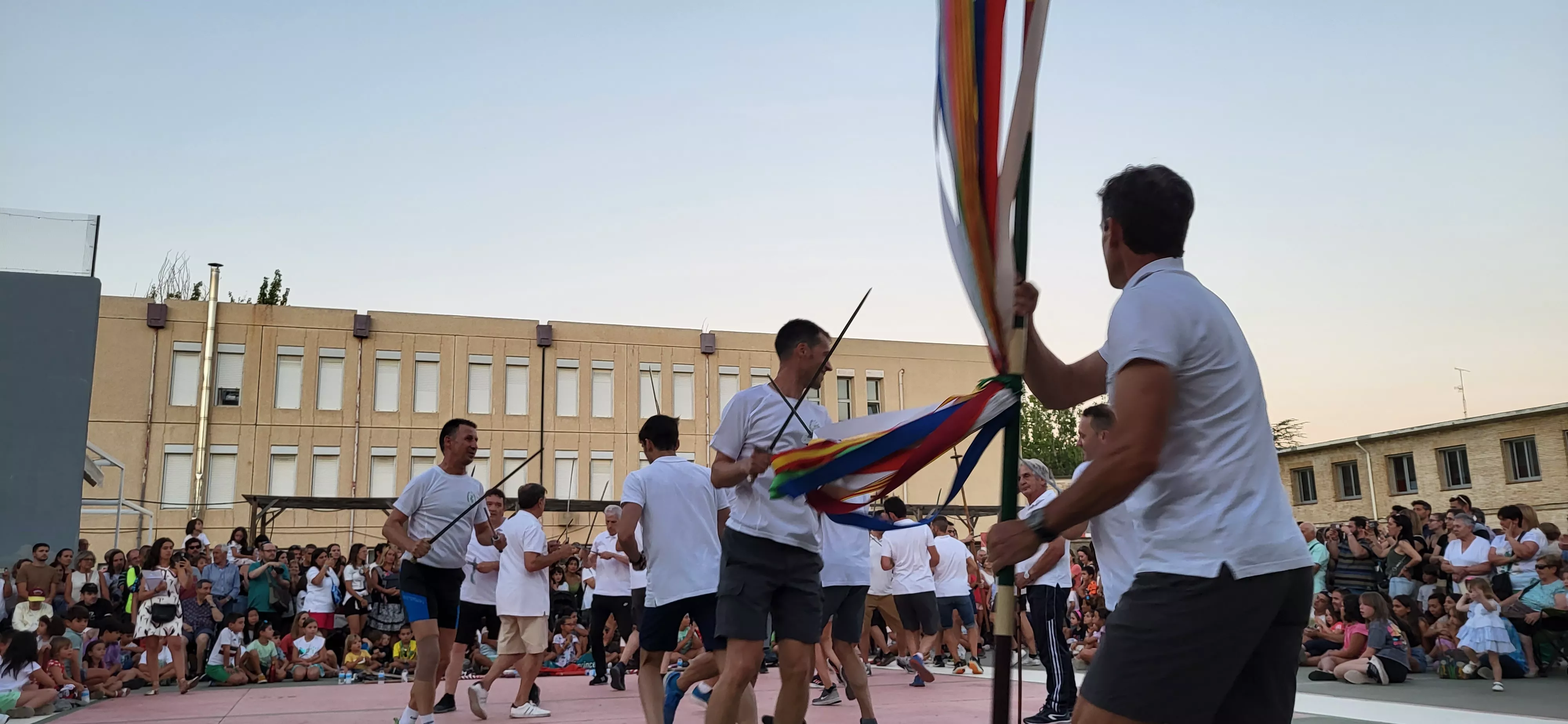Último ensayo de los Danzantes de Huesca antes de San Lorenzo. Foto: Mercedes Manterola