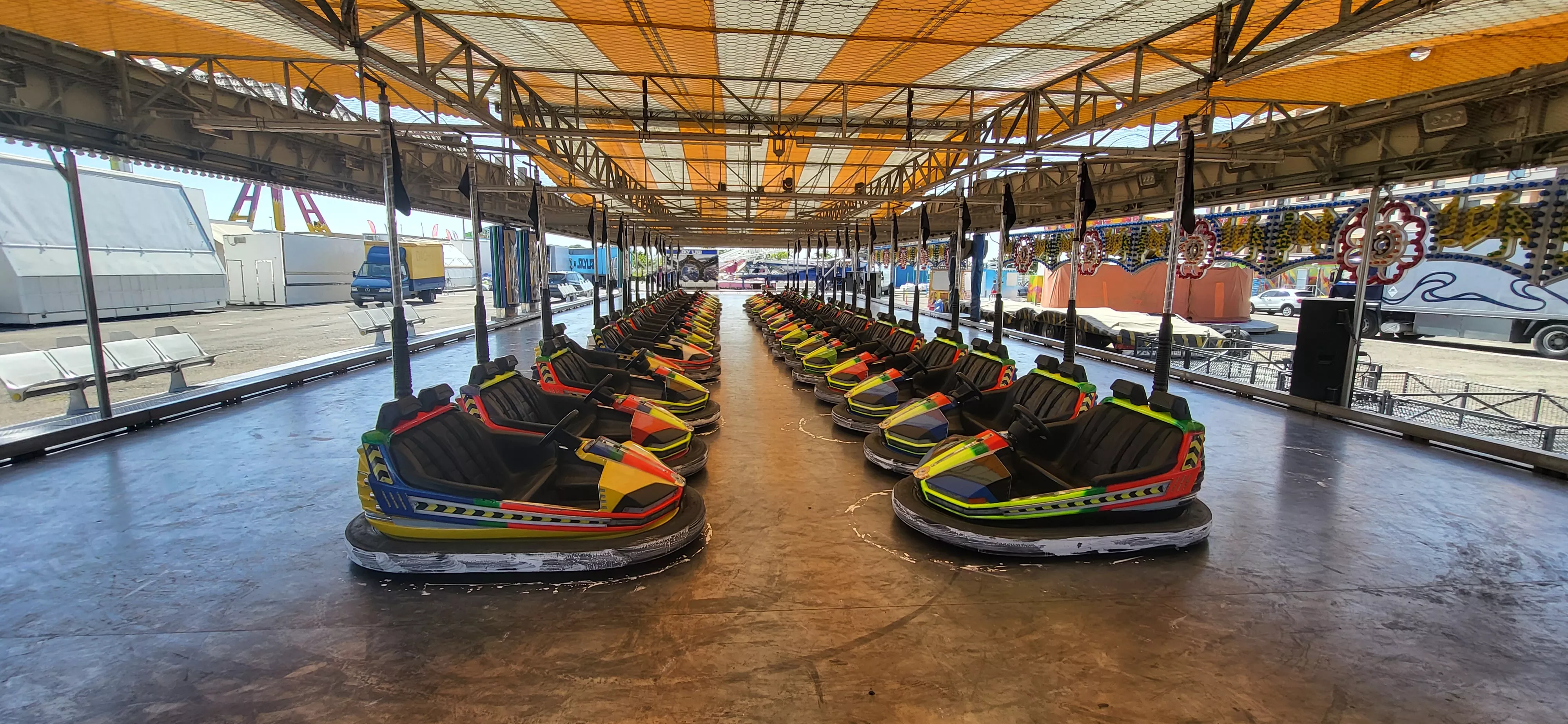 Preparativos en el recinto ferial de Huesca para montar las las atracciones para San Lorenzo. Foto: Mercedes Manterola
