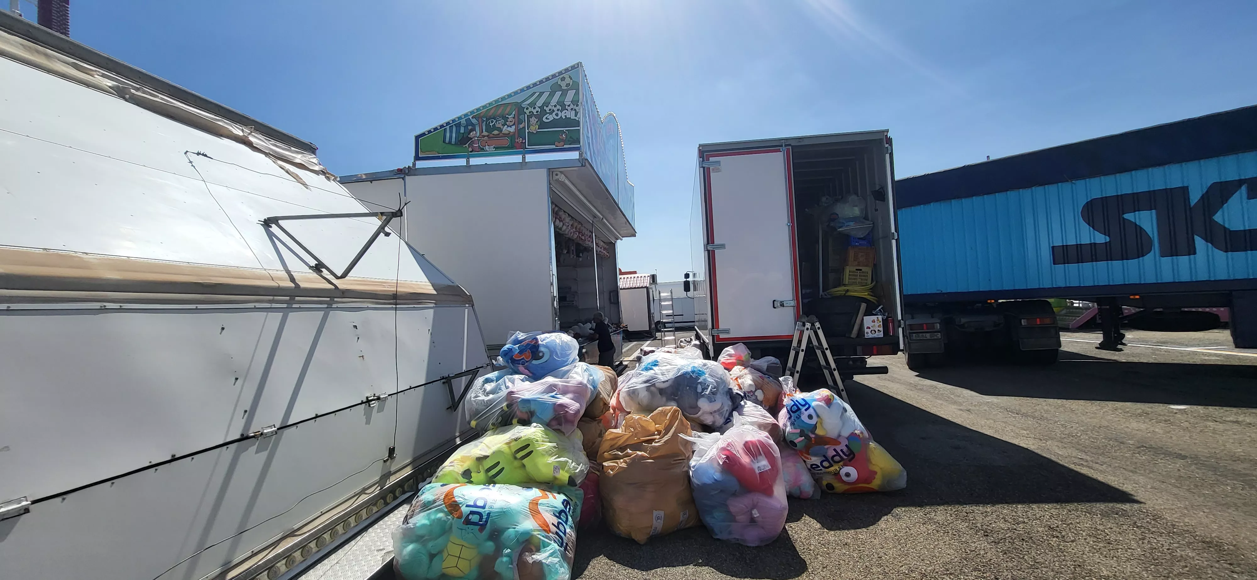 Preparativos en el recinto ferial de Huesca para montar las las atracciones para San Lorenzo. Foto: Mercedes Manterola