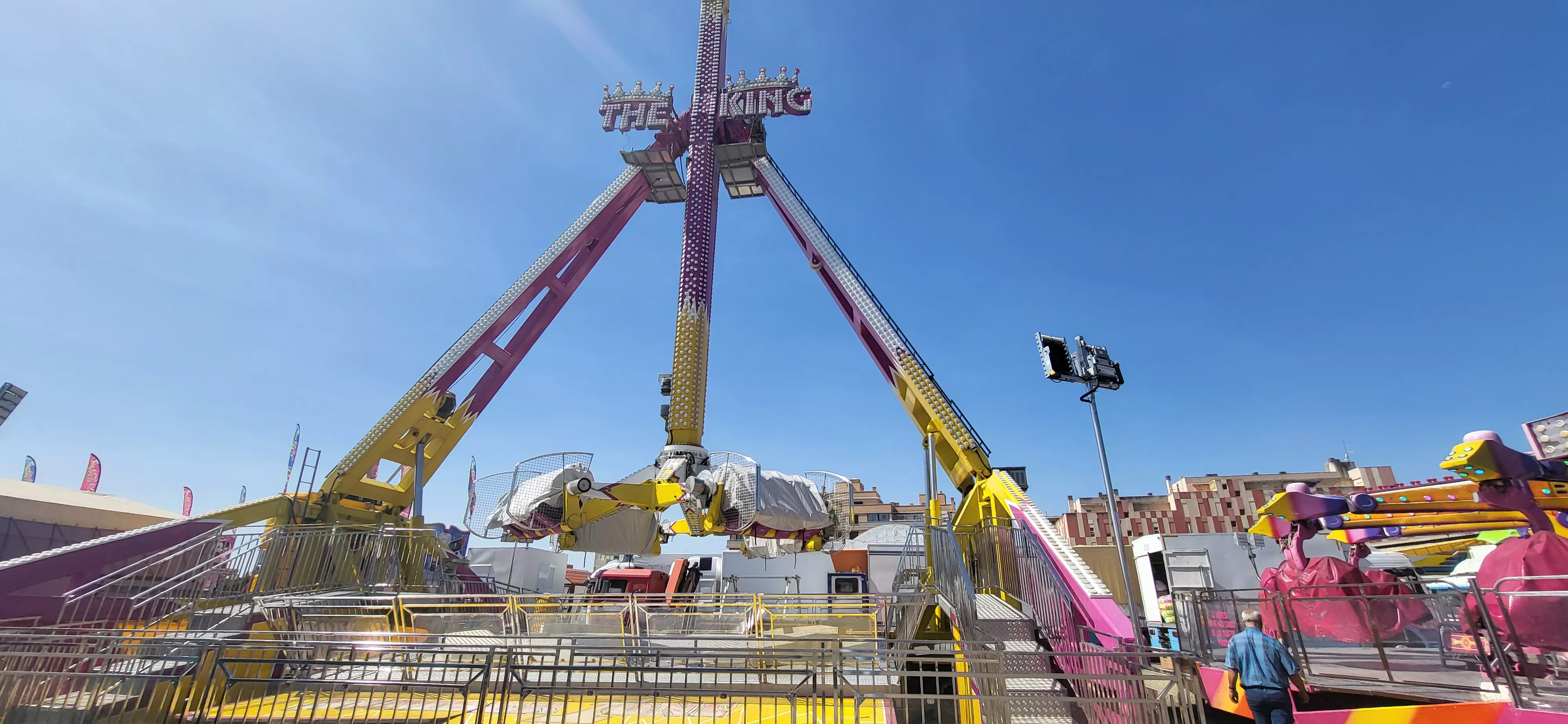 Preparativos en el recinto ferial de Huesca para montar las las atracciones para San Lorenzo. Foto: Mercedes Manterola