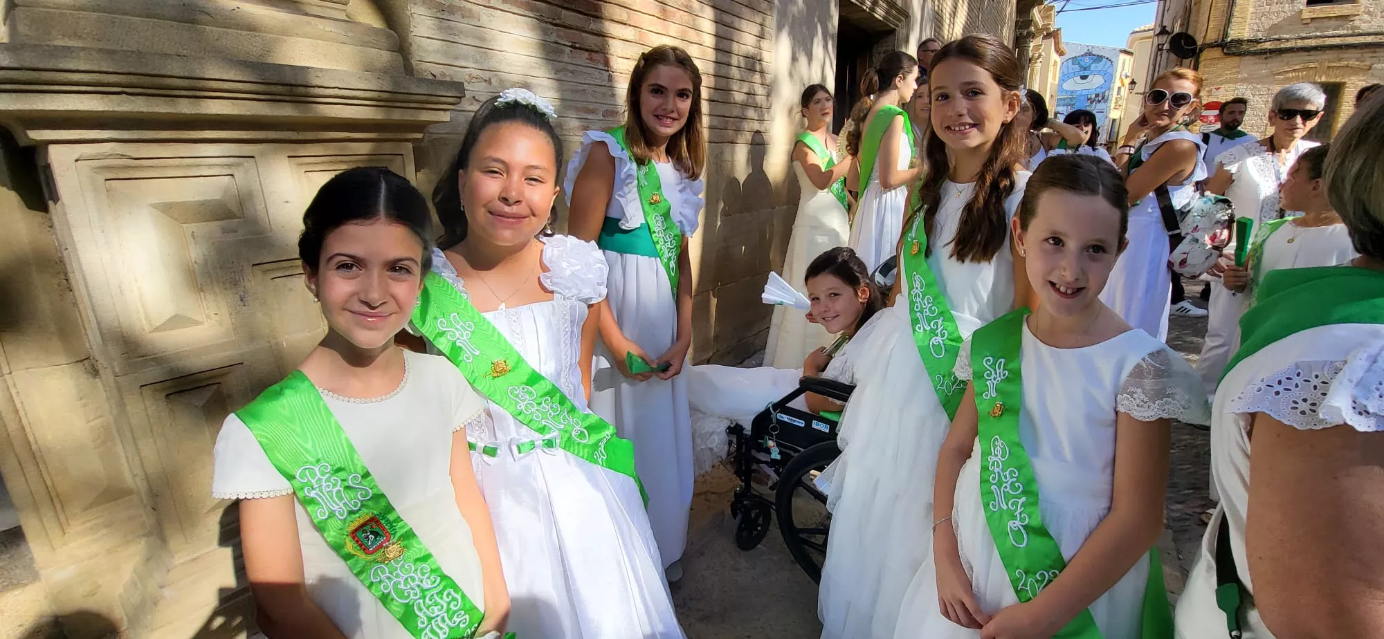 Acto del solemne izado de las banderas en el Ayuntamiento