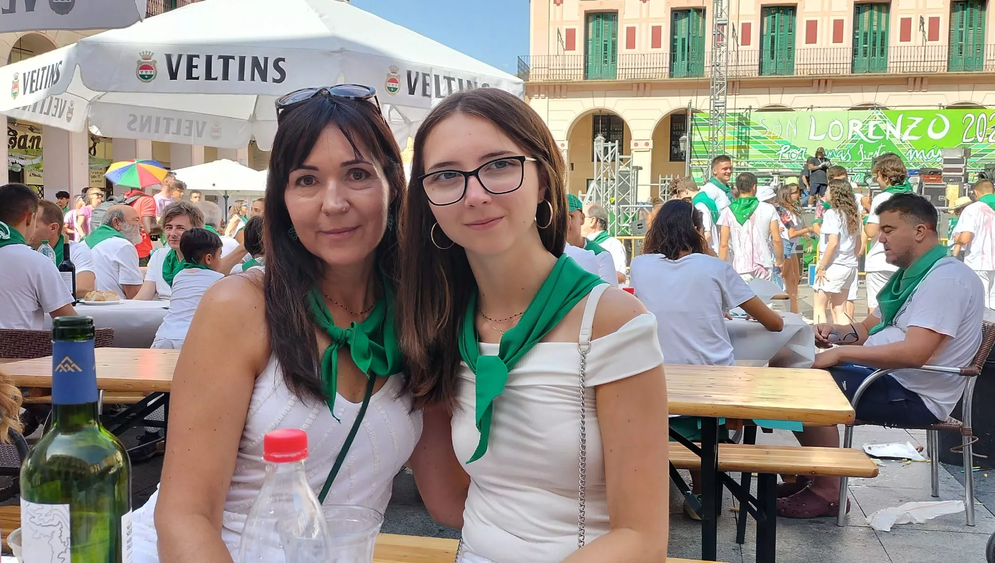 Muchísimo ambiente desde las 8:30 en los establecimientos de Huesca, que cuentan por cientos los servicios