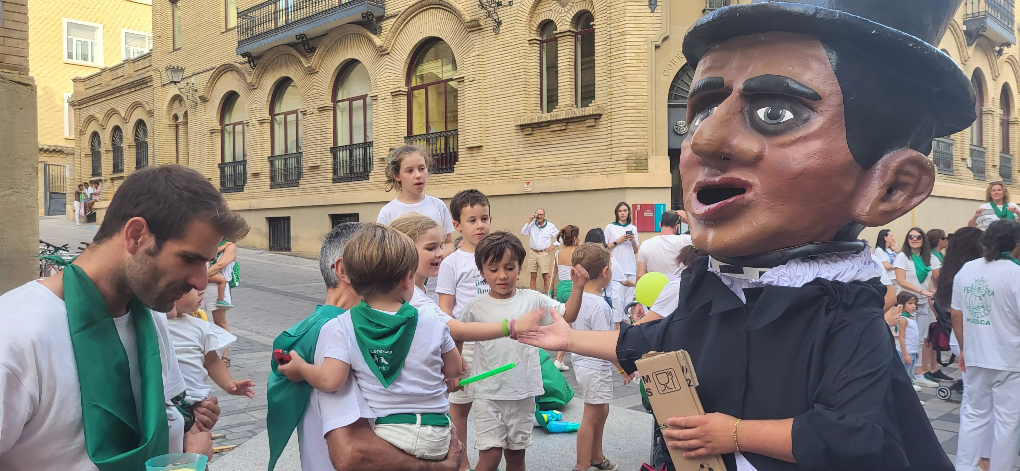  Primera salida de los Gigantes, Cabezudos y Caballicos en San Lorenzo. Foto: Mercedes Manterola