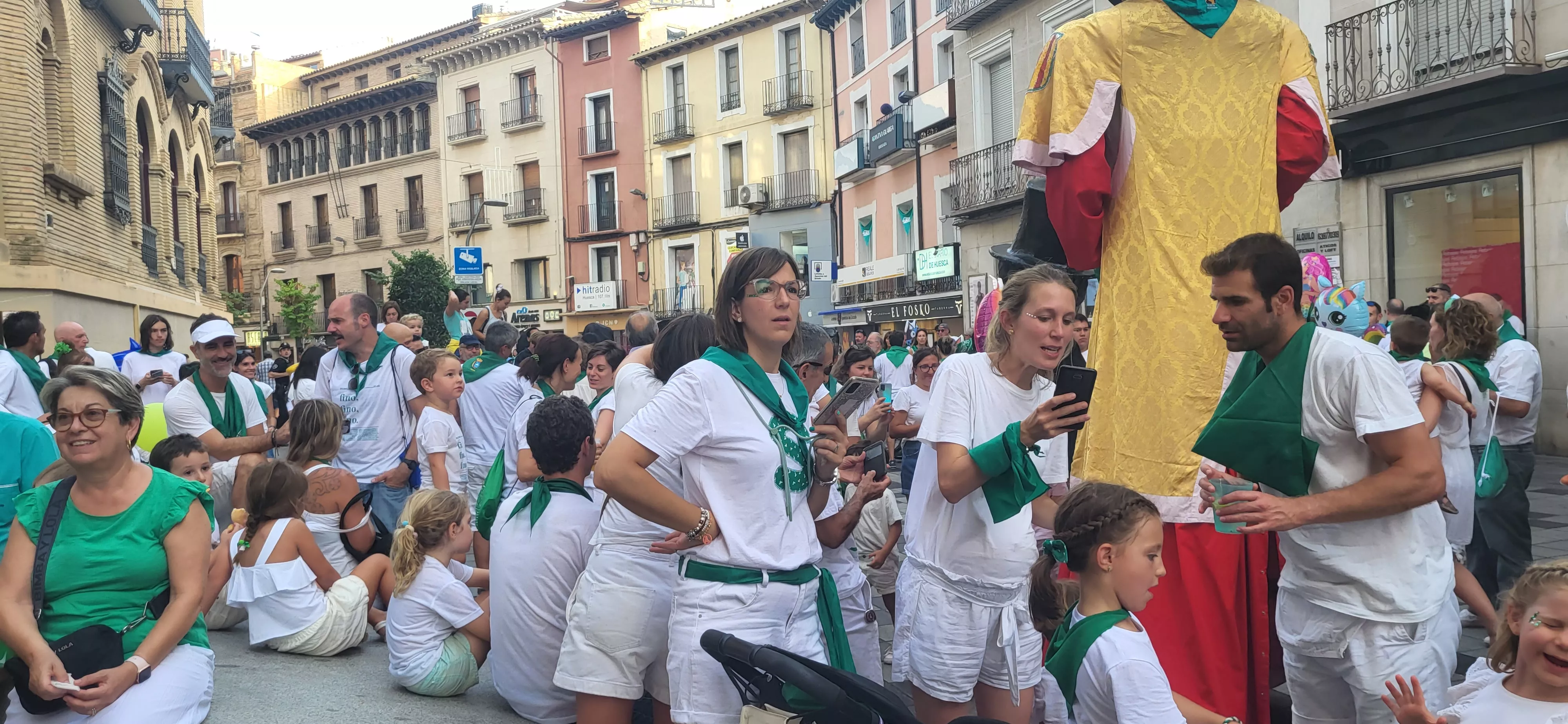  Primera salida de los Gigantes, Cabezudos y Caballicos en San Lorenzo. Foto: Mercedes Manterola