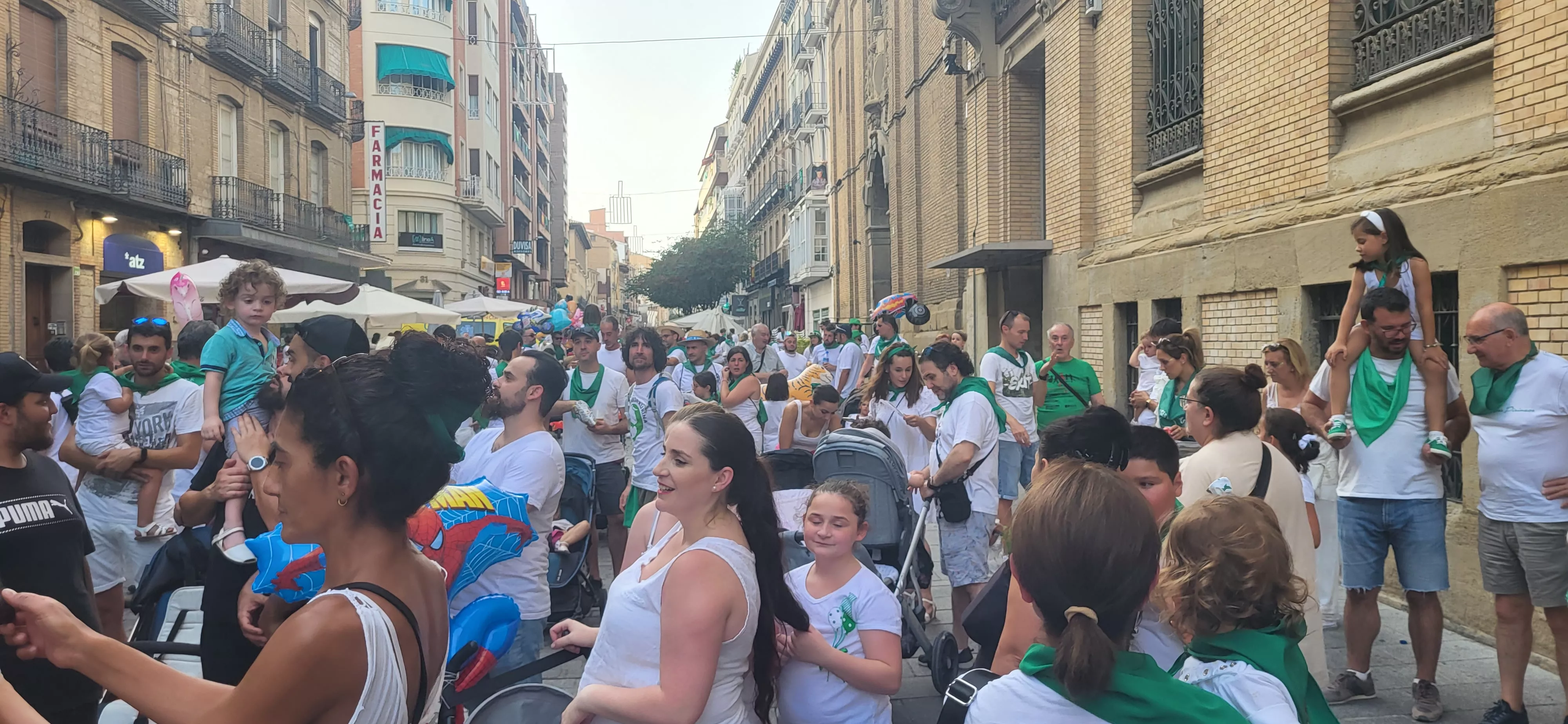  Primera salida de los Gigantes, Cabezudos y Caballicos en San Lorenzo. Foto: Mercedes Manterola